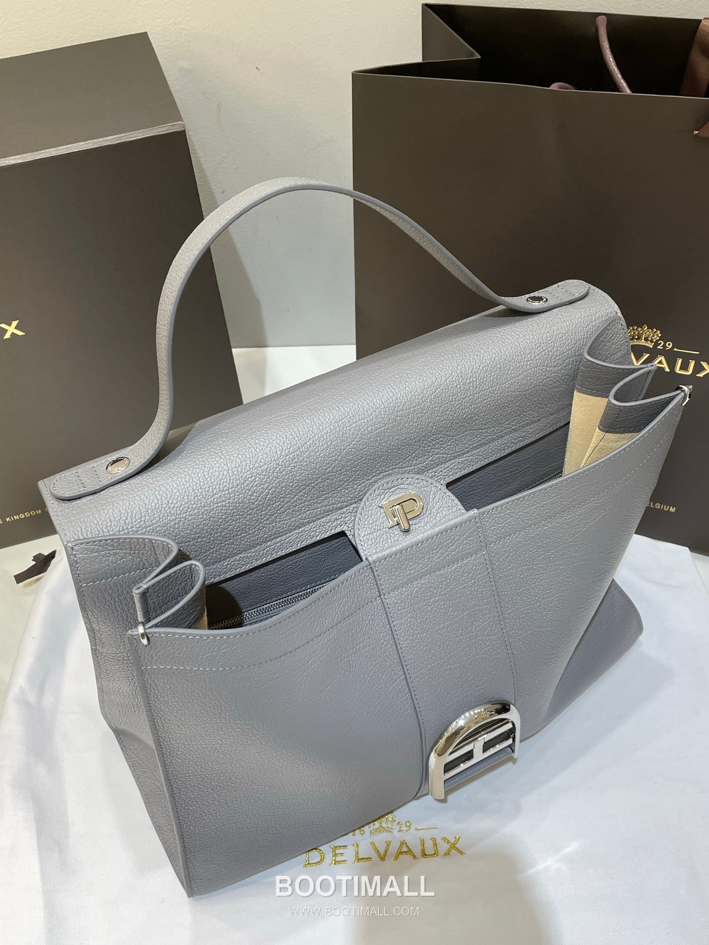Delvaux Tempo Aluire Calfskin Tote Bag with Flap Strap Pocket Detail 델보 템포 알뤼르 카프스킨 토트백 플랩 스트랩 포켓 37.5cm 14