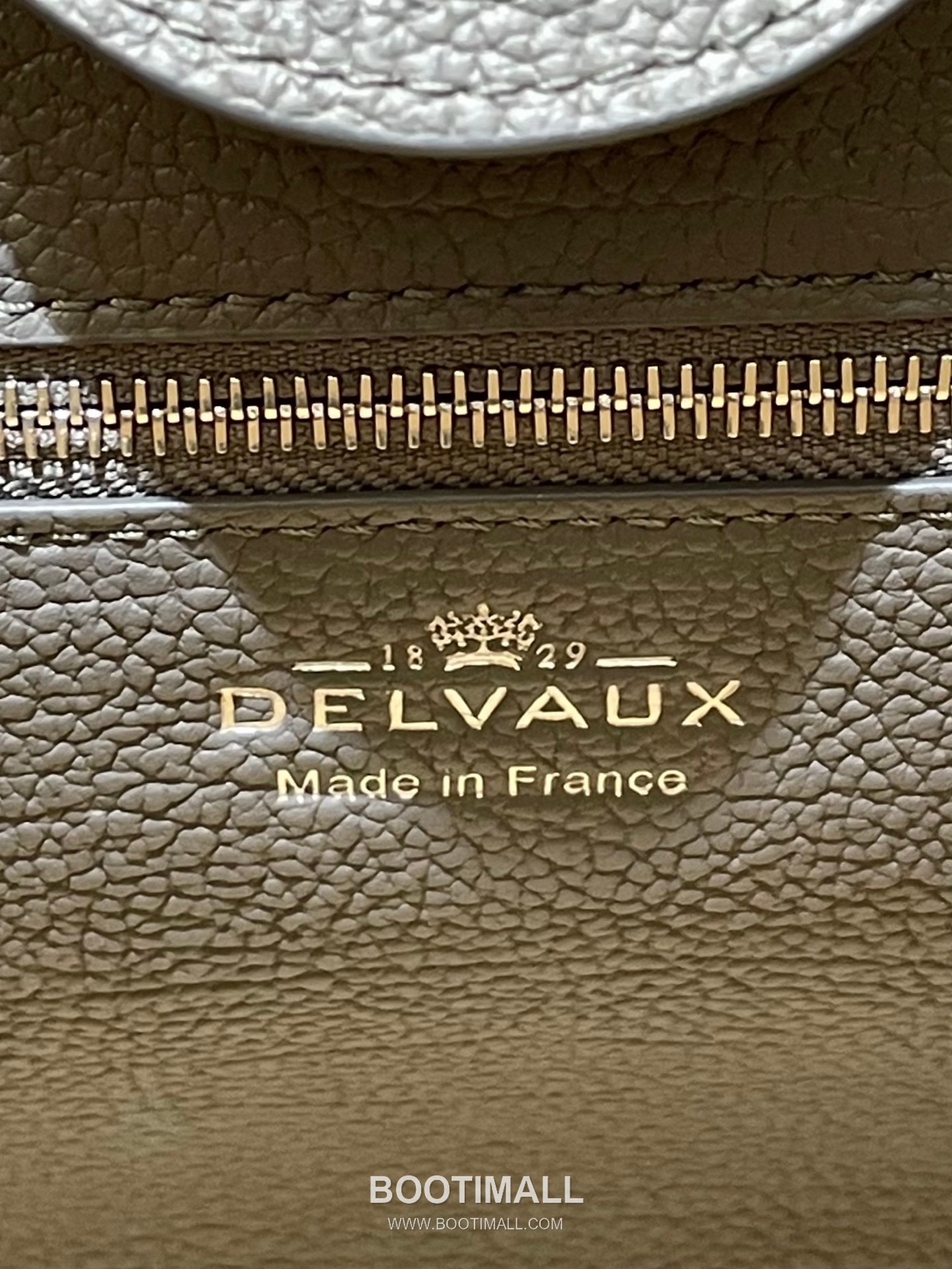 Delvaux Tempo Aluire Calfskin Tote Bag with Flap Strap Pocket Detail 델보 템포 알뤼르 카프스킨 토트백 플랩 스트랩 포켓 37.5cm 16