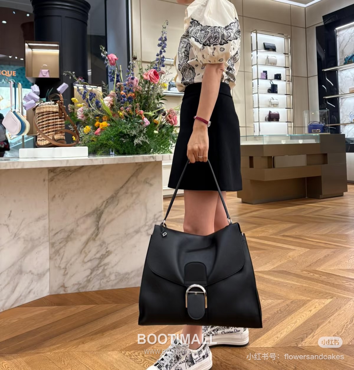 Delvaux Tempo Aluire Calfskin Tote Bag with Flap Strap Pocket Detail 델보 템포 알뤼르 카프스킨 토트백 플랩 스트랩 포켓 37.5cm 5