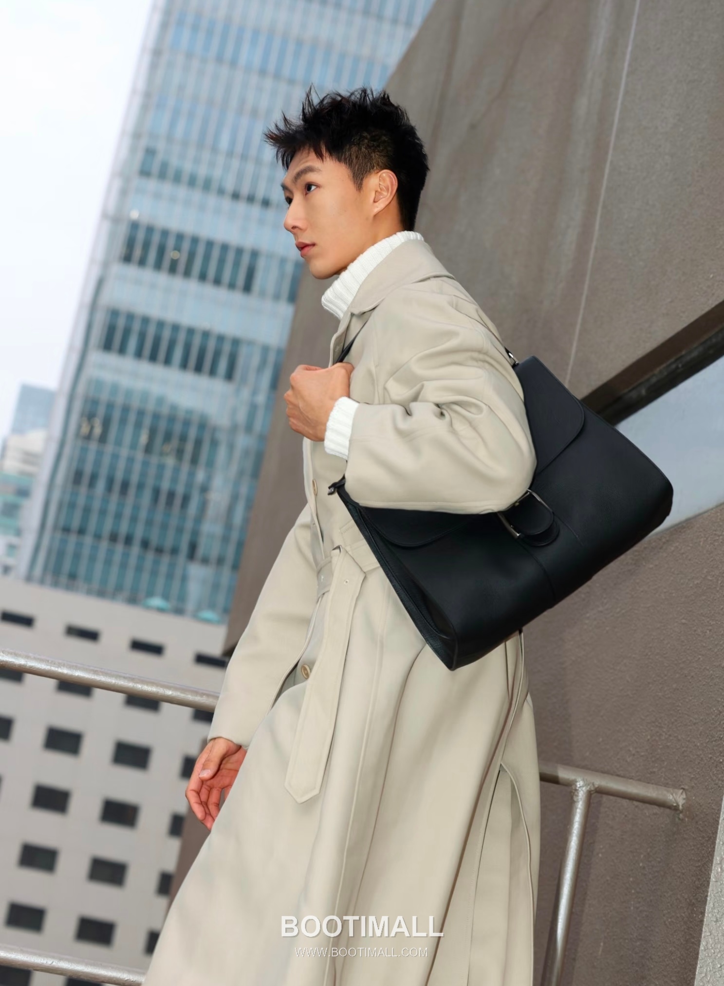 Delvaux Tempo Aluire Calfskin Tote Bag with Flap Strap Pocket Detail 델보 템포 알뤼르 카프스킨 토트백 플랩 스트랩 포켓 37.5cm 8