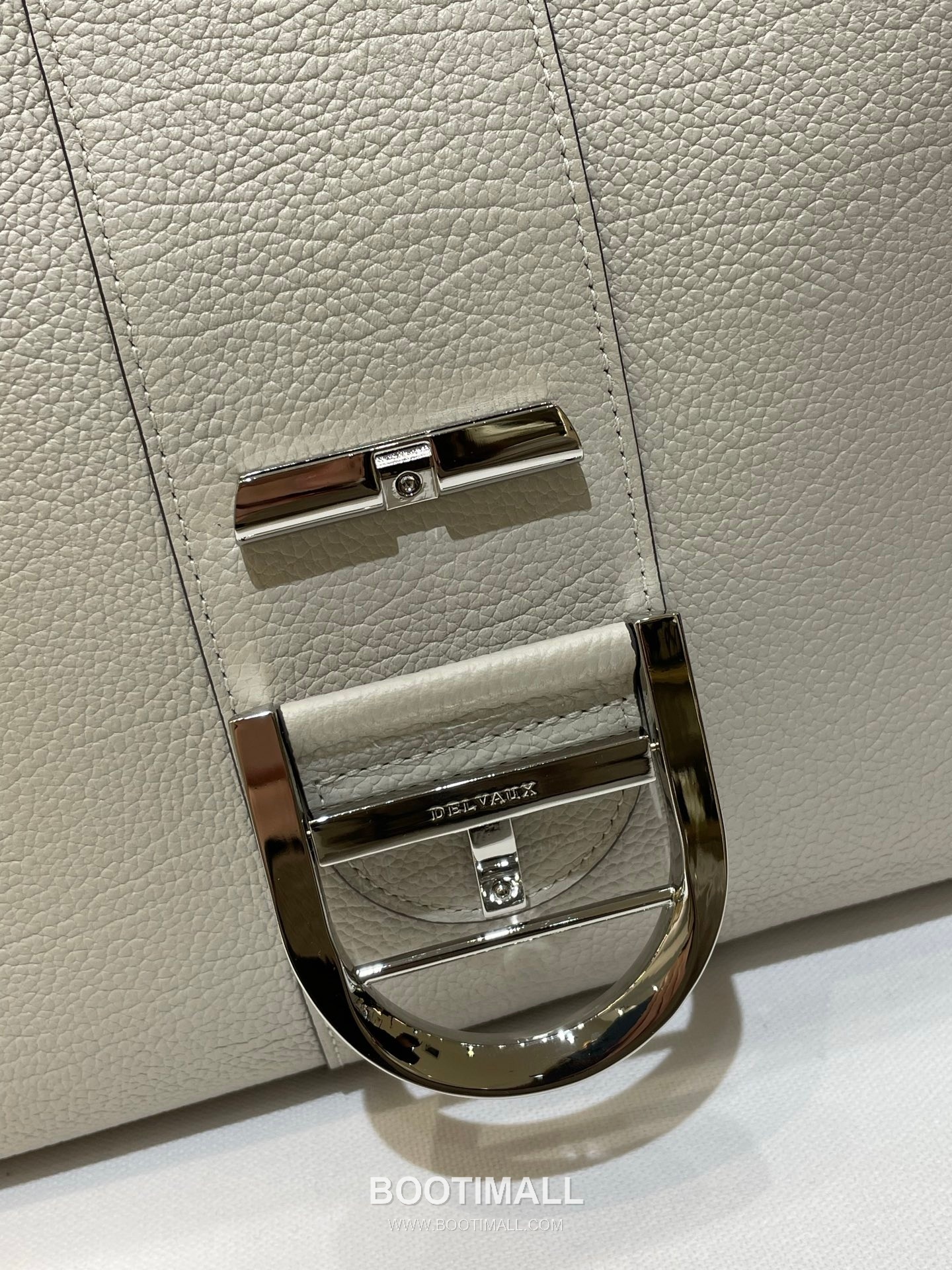 Delvaux Tempo Aluire Calfskin Tote Bag with Flap Strap Pocket Detail 델보 템포 알뤼르 카프스킨 토트백 플랩 스트랩 포켓 37.5cm 10