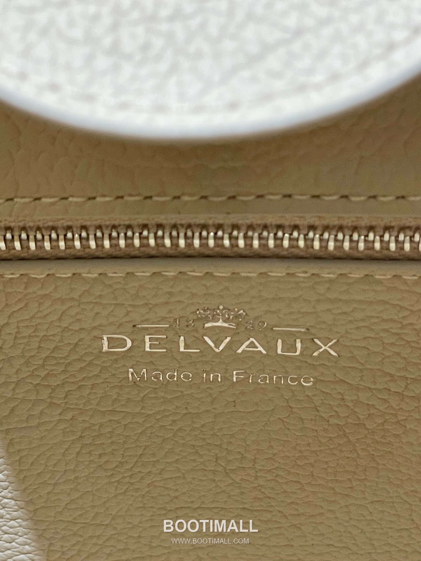 Delvaux Tempo Aluire Calfskin Tote Bag with Flap Strap Pocket Detail 델보 템포 알뤼르 카프스킨 토트백 플랩 스트랩 포켓 37.5cm 13