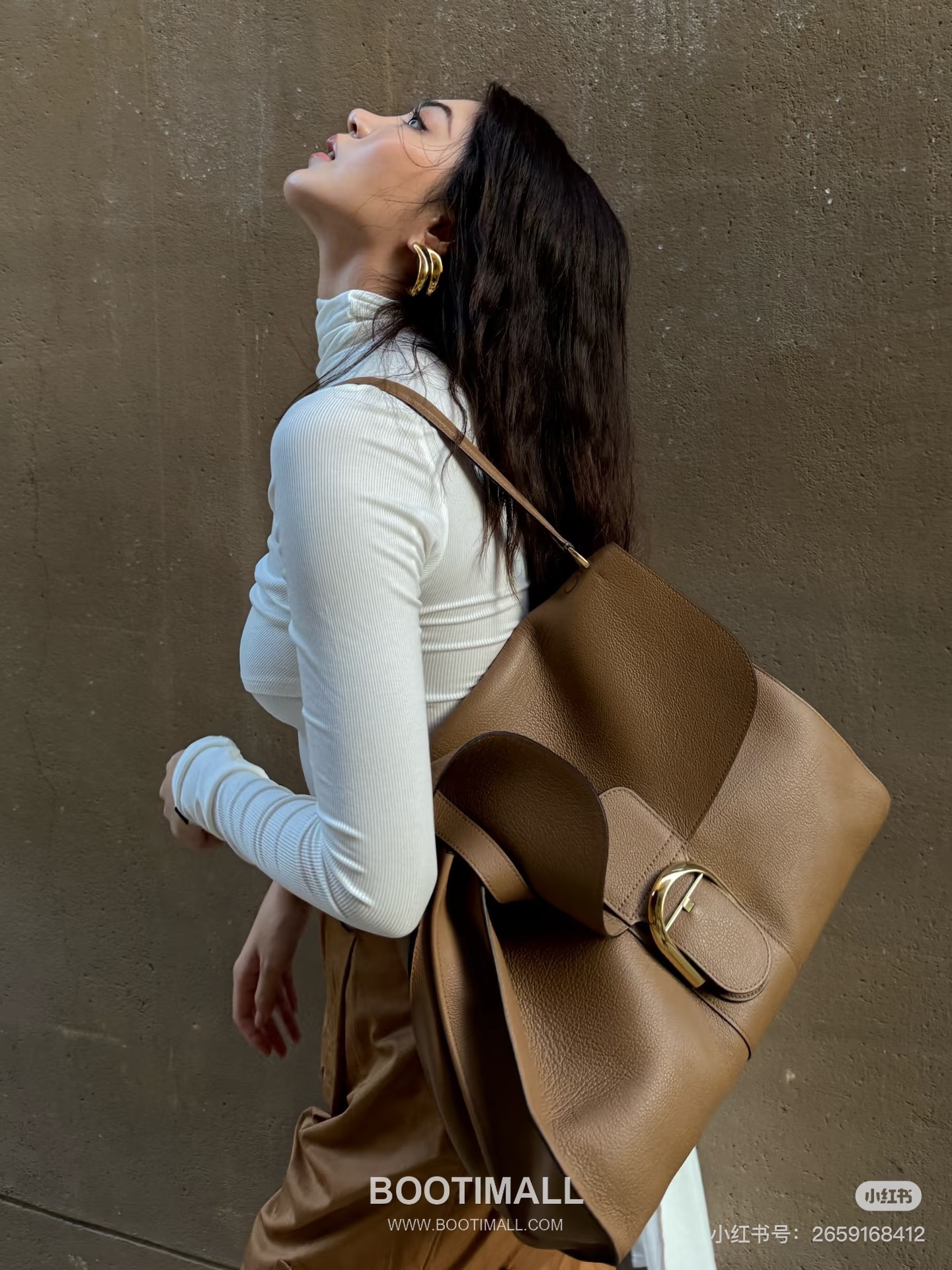 Delvaux Tempo Aluire Calfskin Tote Bag with Flap Strap Pocket Detail 델보 템포 알뤼르 카프스킨 토트백 플랩 스트랩 포켓 37.5cm 3