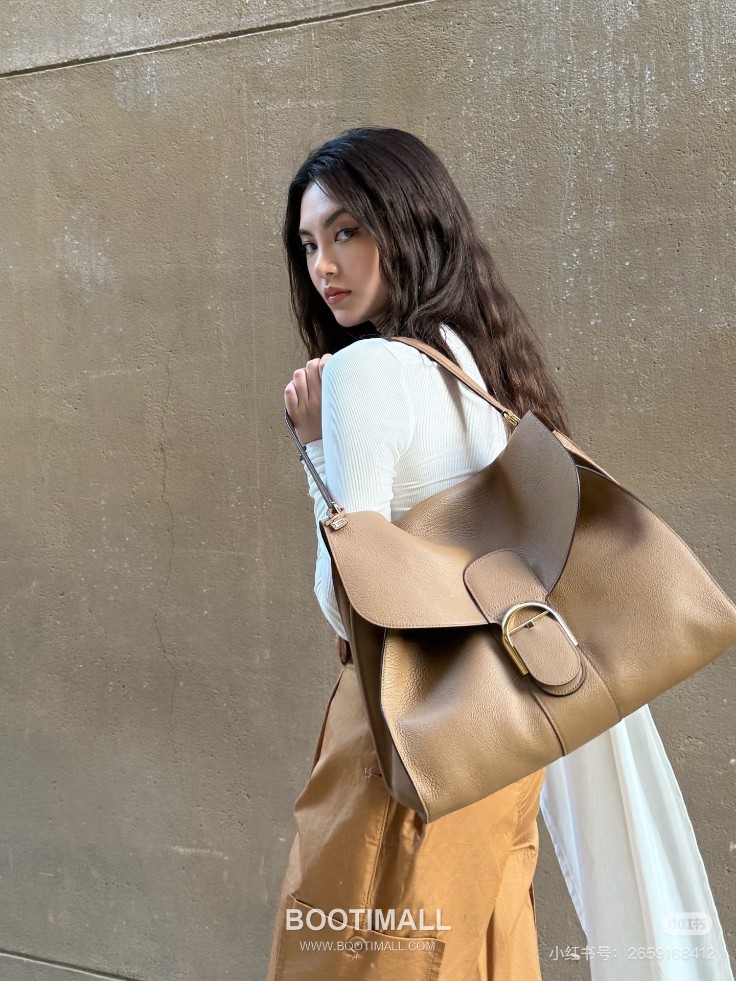 Delvaux Tempo Aluire Calfskin Tote Bag with Flap Strap Pocket Detail 델보 템포 알뤼르 카프스킨 토트백 플랩 스트랩 포켓 37.5cm 9