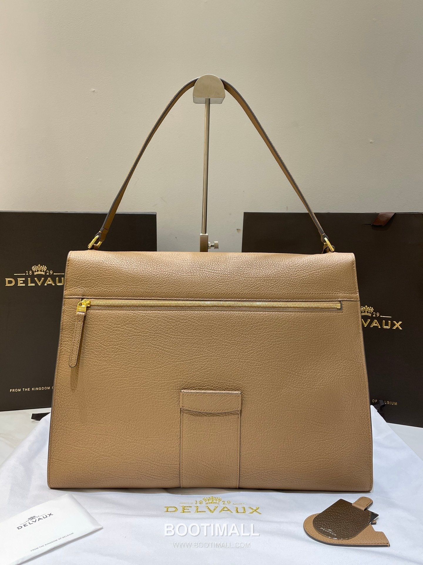 Delvaux Tempo Aluire Calfskin Tote Bag with Flap Strap Pocket Detail 델보 템포 알뤼르 카프스킨 토트백 플랩 스트랩 포켓 37.5cm 11