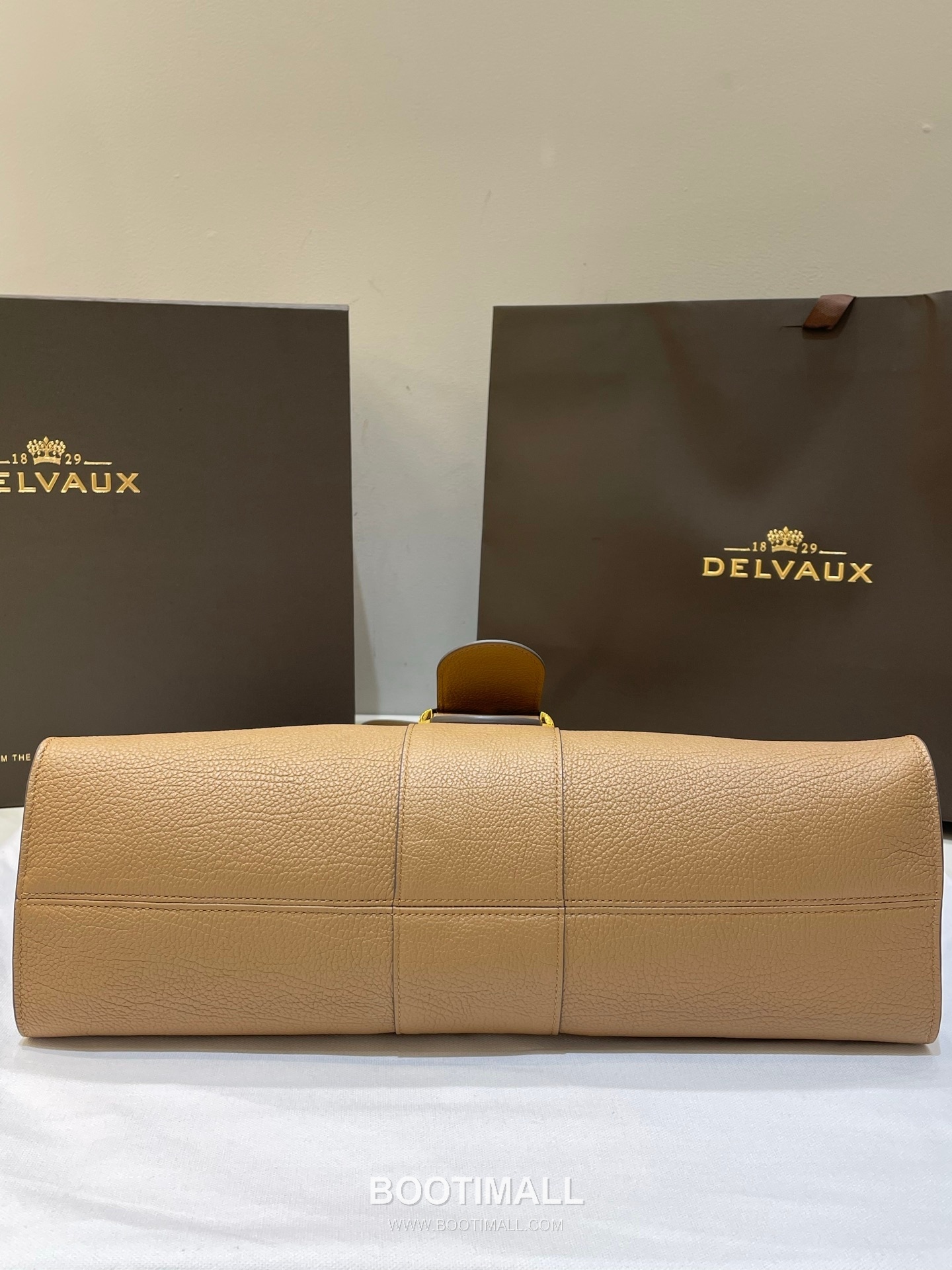 Delvaux Tempo Aluire Calfskin Tote Bag with Flap Strap Pocket Detail 델보 템포 알뤼르 카프스킨 토트백 플랩 스트랩 포켓 37.5cm 18