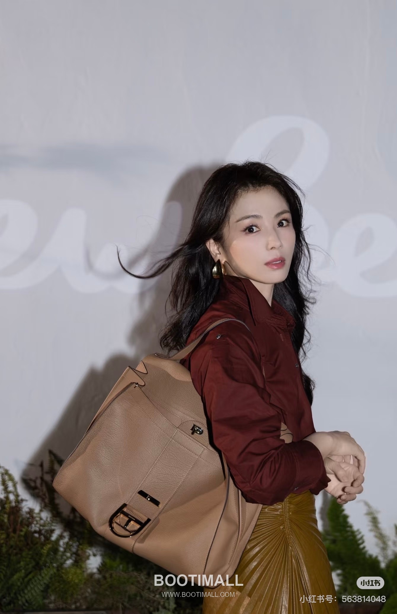 Delvaux Tempo Aluire Calfskin Tote Bag with Flap Strap Pocket Detail 델보 템포 알뤼르 카프스킨 토트백 플랩 스트랩 포켓 37.5cm 22