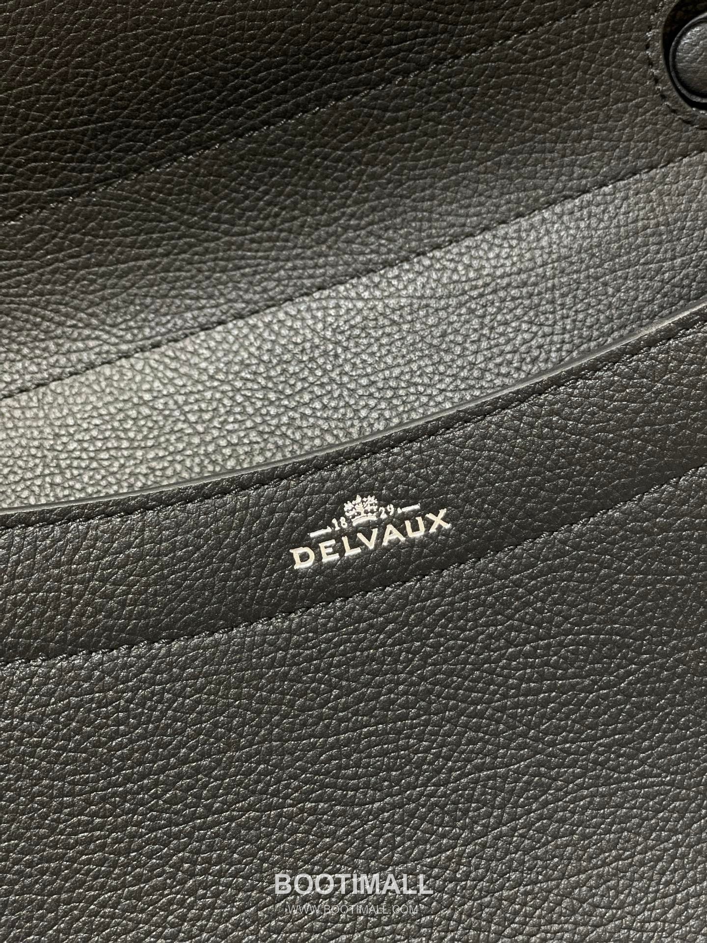 Delvaux Tempo Aluire Calfskin Tote Bag with Strap Flap Metal Detail 델보 템포 알뤼르 카프스킨 토트백 스트랩 플랩 메탈 23cm 13