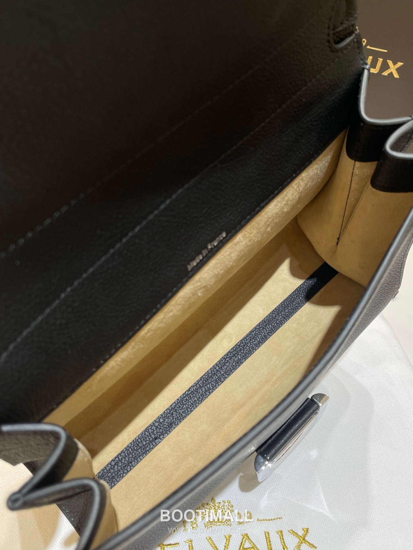 Delvaux Tempo Aluire Calfskin Tote Bag with Strap Flap Metal Detail 델보 템포 알뤼르 카프스킨 토트백 스트랩 플랩 메탈 23cm 15