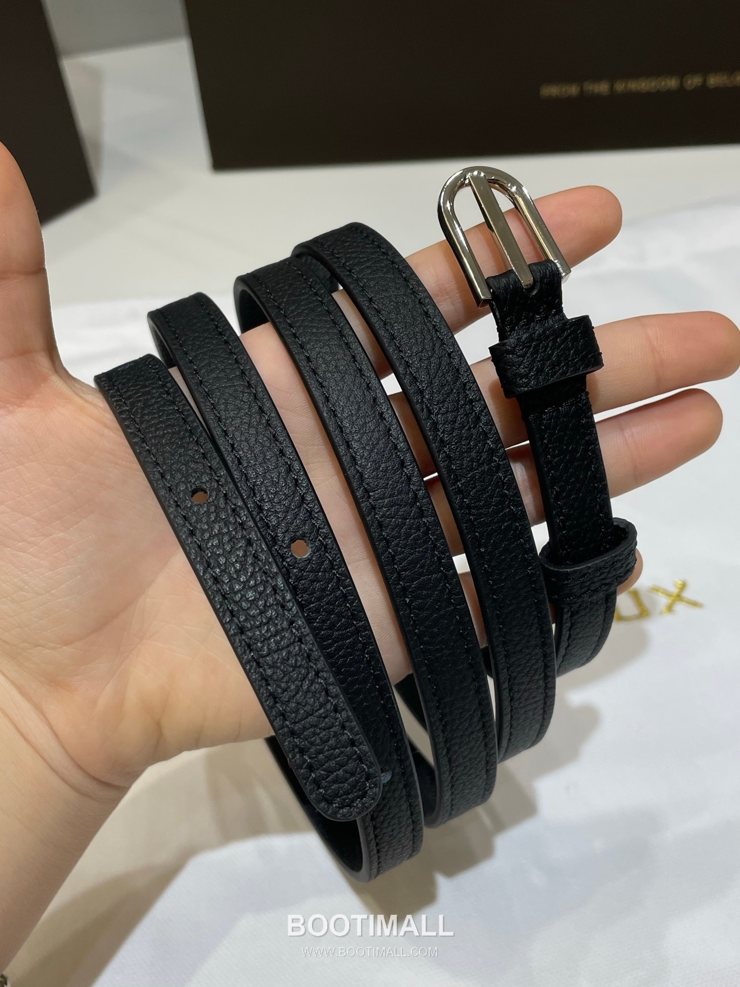 Delvaux Tempo Aluire Calfskin Tote Bag with Strap Flap Metal Detail 델보 템포 알뤼르 카프스킨 토트백 스트랩 플랩 메탈 23cm 17