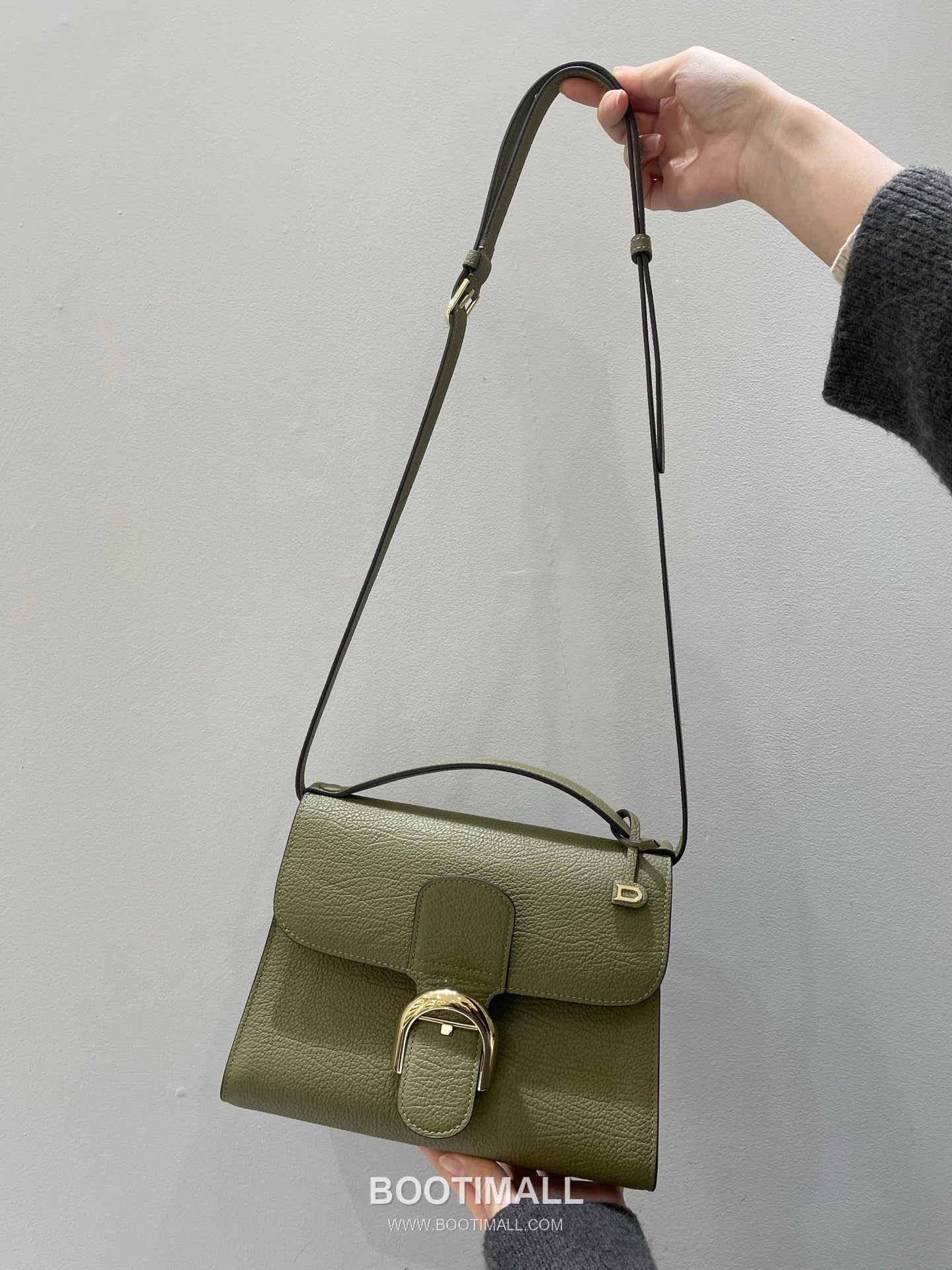 Delvaux Tempo Aluire Calfskin Tote Bag with Strap Flap Metal Detail 델보 템포 알뤼르 카프스킨 토트백 스트랩 플랩 메탈 23cm 15
