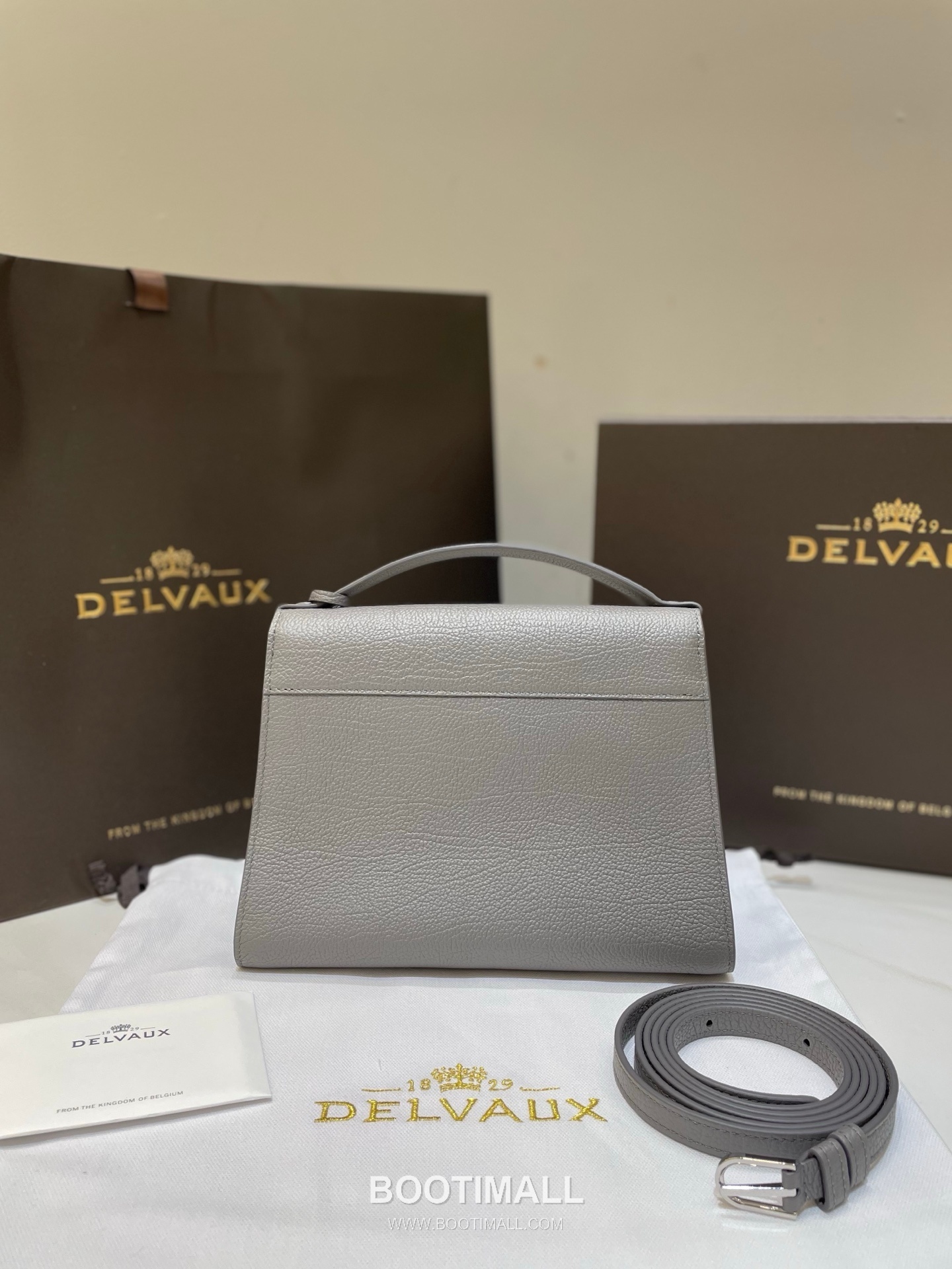 Delvaux Tempo Aluire Calfskin Tote Bag with Strap Flap Metal Detail 델보 템포 알뤼르 카프스킨 토트백 스트랩 플랩 메탈 23cm 8