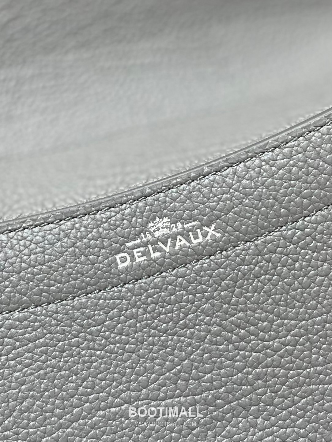 Delvaux Tempo Aluire Calfskin Tote Bag with Strap Flap Metal Detail 델보 템포 알뤼르 카프스킨 토트백 스트랩 플랩 메탈 23cm 10