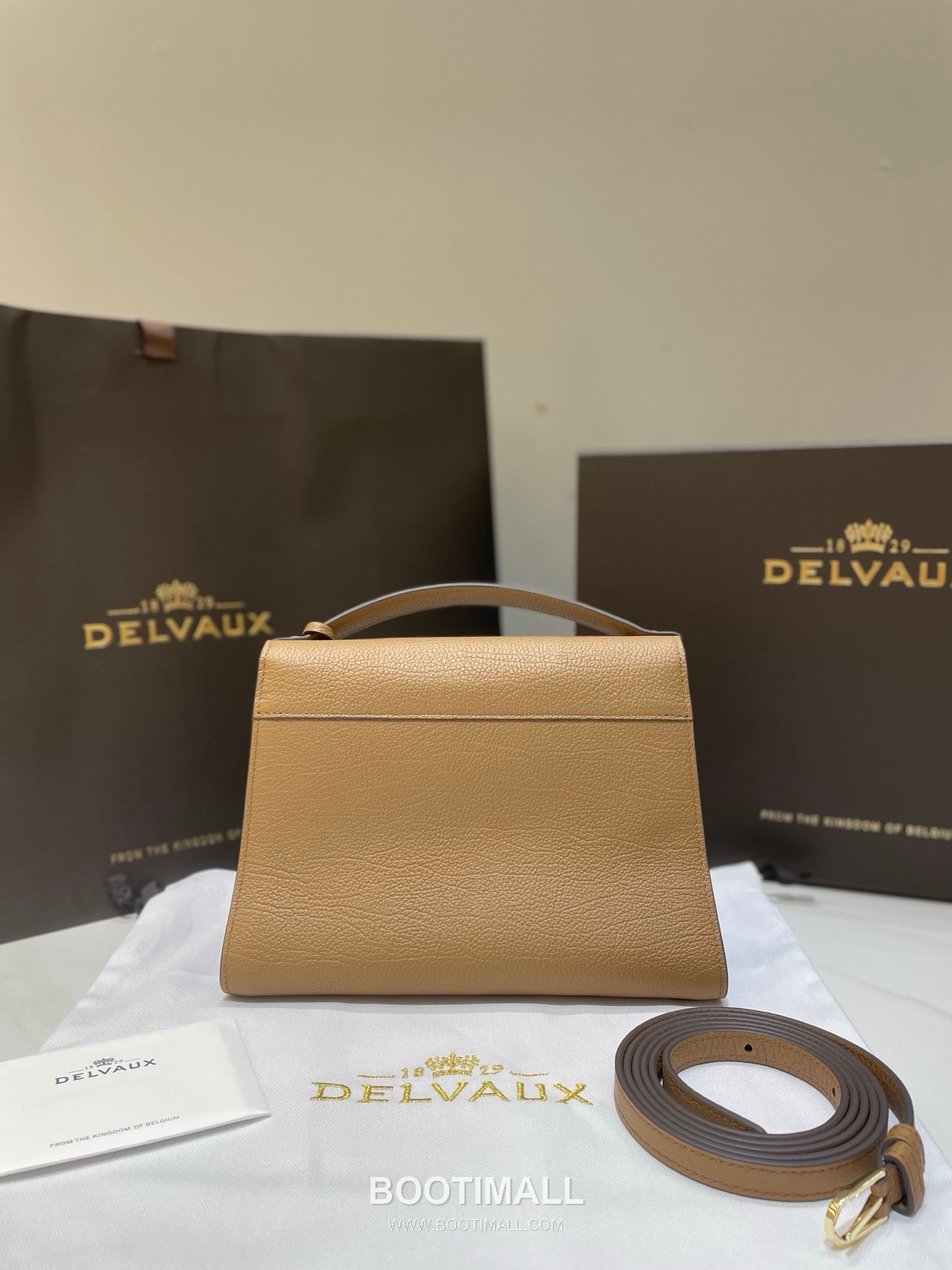 Delvaux Tempo Aluire Calfskin Tote Bag with Strap Flap Metal Detail 델보 템포 알뤼르 카프스킨 토트백 스트랩 플랩 메탈 23cm 9