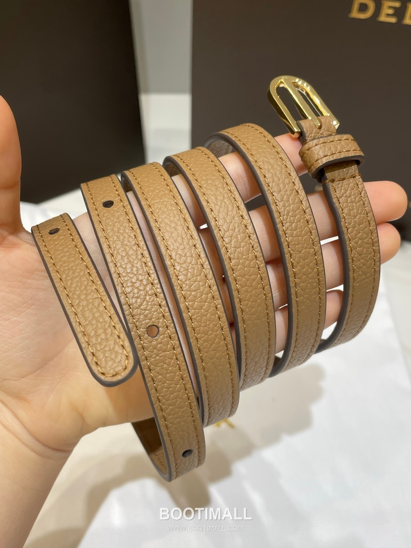 Delvaux Tempo Aluire Calfskin Tote Bag with Strap Flap Metal Detail 델보 템포 알뤼르 카프스킨 토트백 스트랩 플랩 메탈 23cm 15