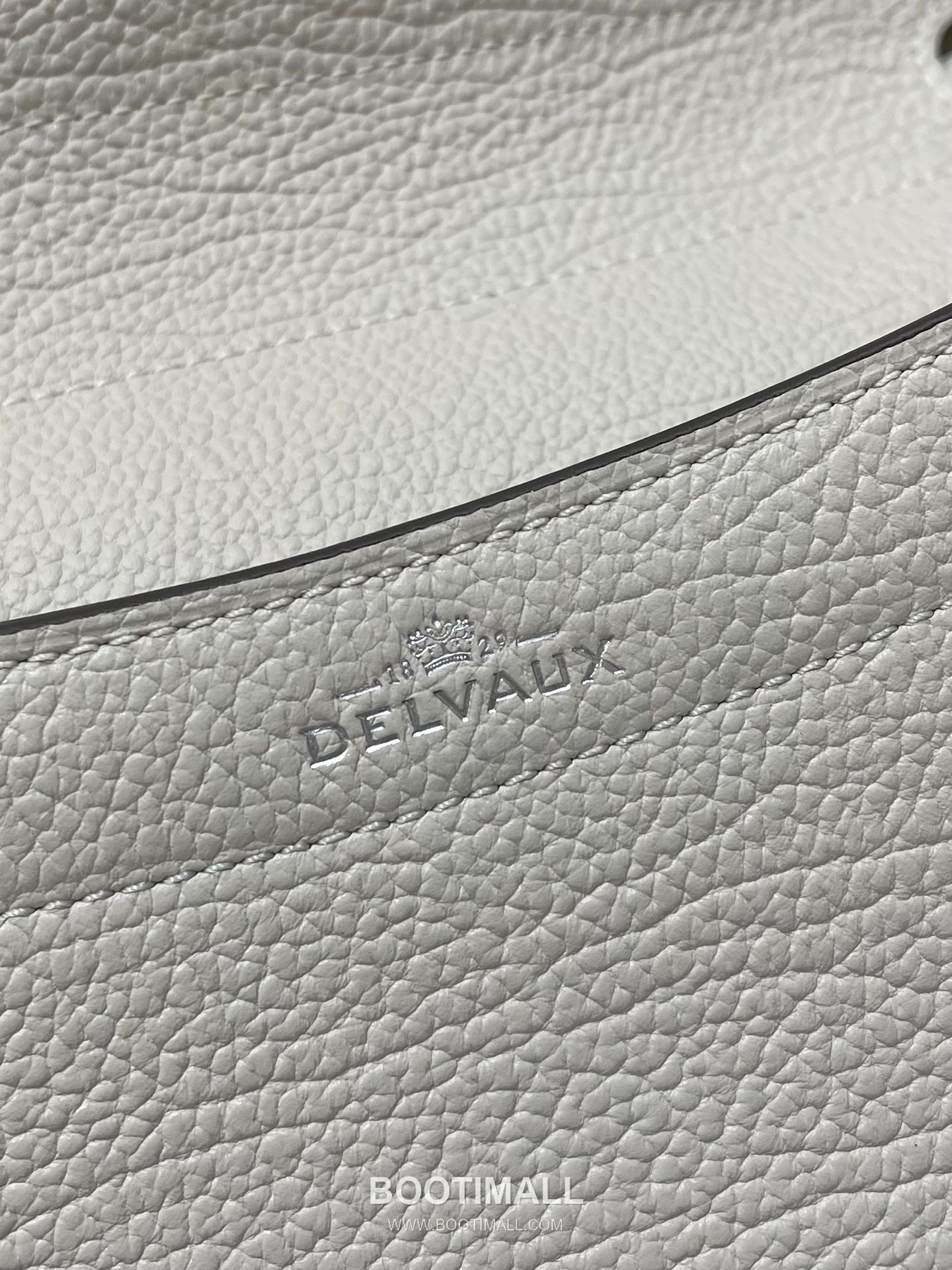 Delvaux Tempo Aluire Calfskin Tote Bag with Strap Flap Metal Detail 델보 템포 알뤼르 카프스킨 토트백 스트랩 플랩 메탈 23cm 10