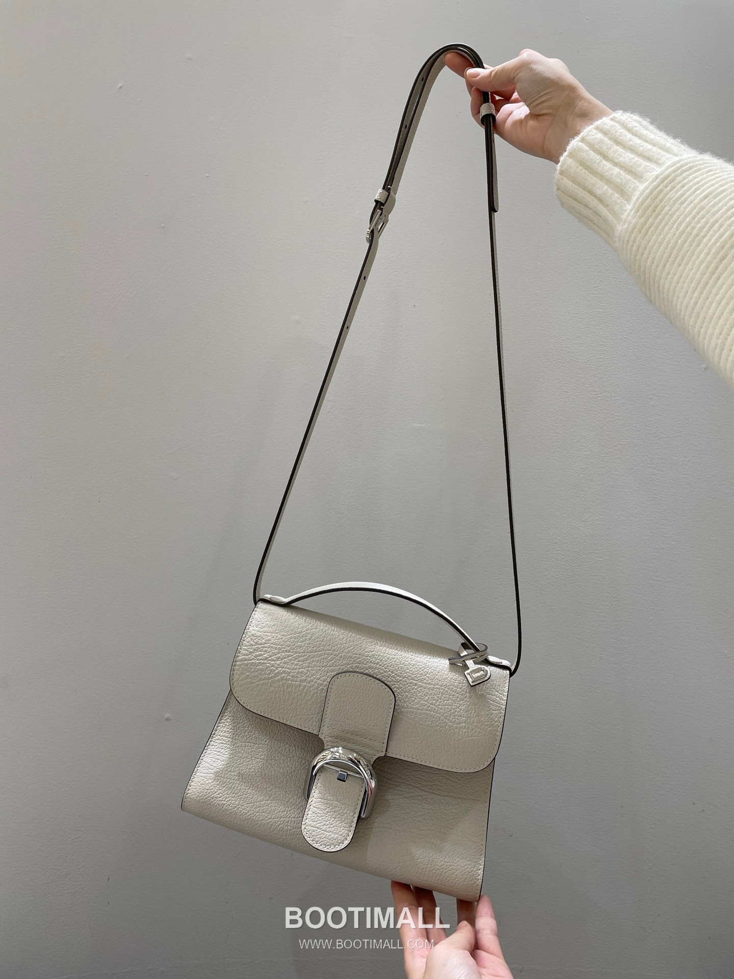 Delvaux Tempo Aluire Calfskin Tote Bag with Strap Flap Metal Detail 델보 템포 알뤼르 카프스킨 토트백 스트랩 플랩 메탈 23cm 15