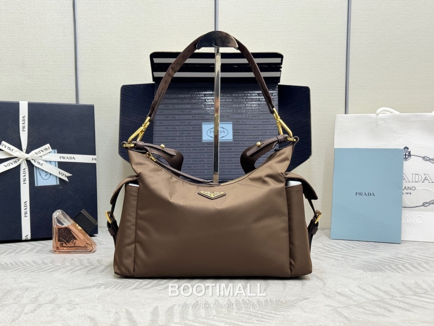 Prada Re-Nylon Calfskin Backpack with Multi Pocket Strap Detail 프라다 리나일론 카프스킨 멀티포켓 스트랩 1BC264 32cm 1