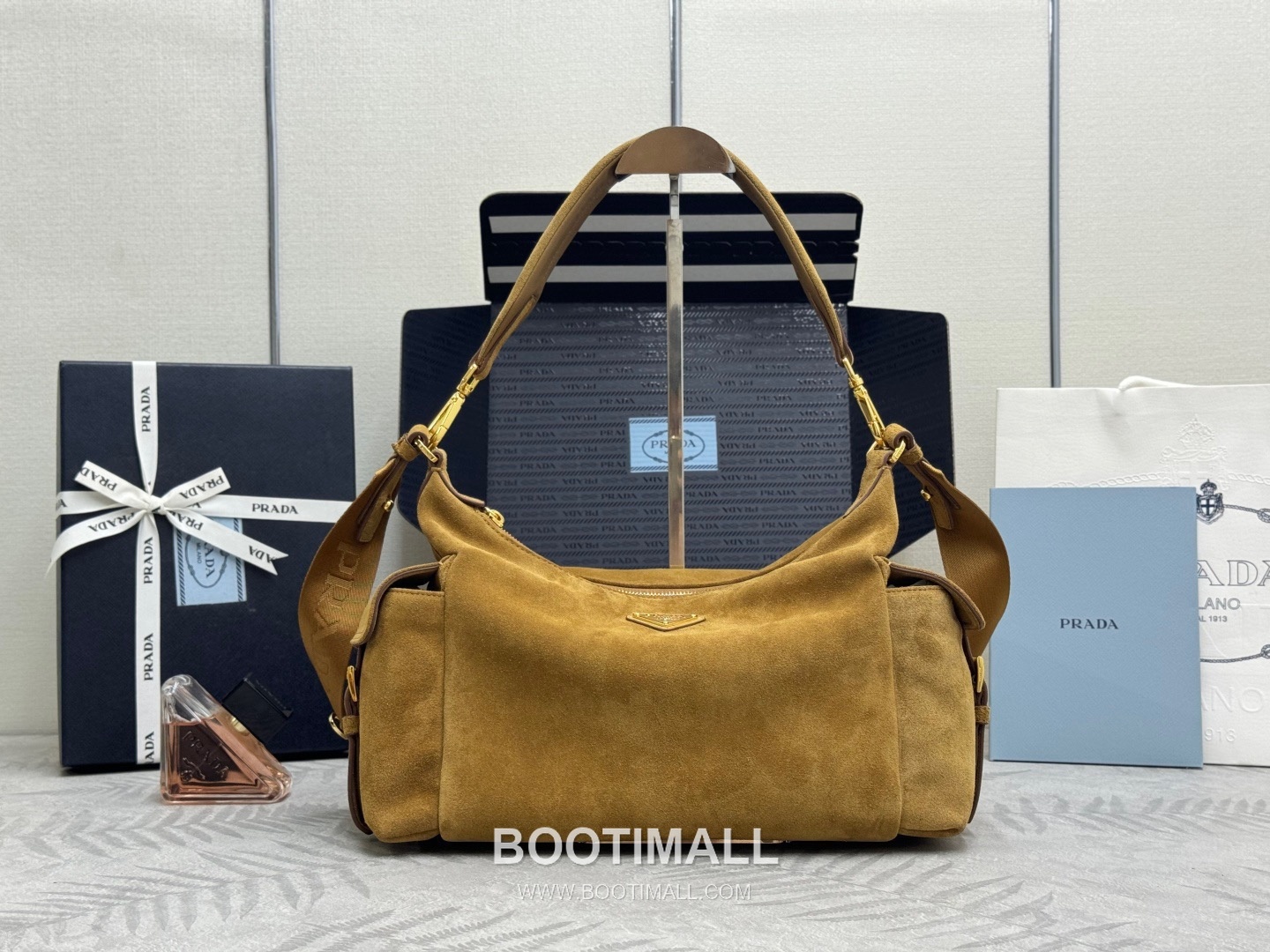 Prada Re-Nylon Calfskin Backpack with Multi Pocket Strap Detail 프라다 리나일론 카프스킨 멀티포켓 스트랩 1BC264 32cm 1