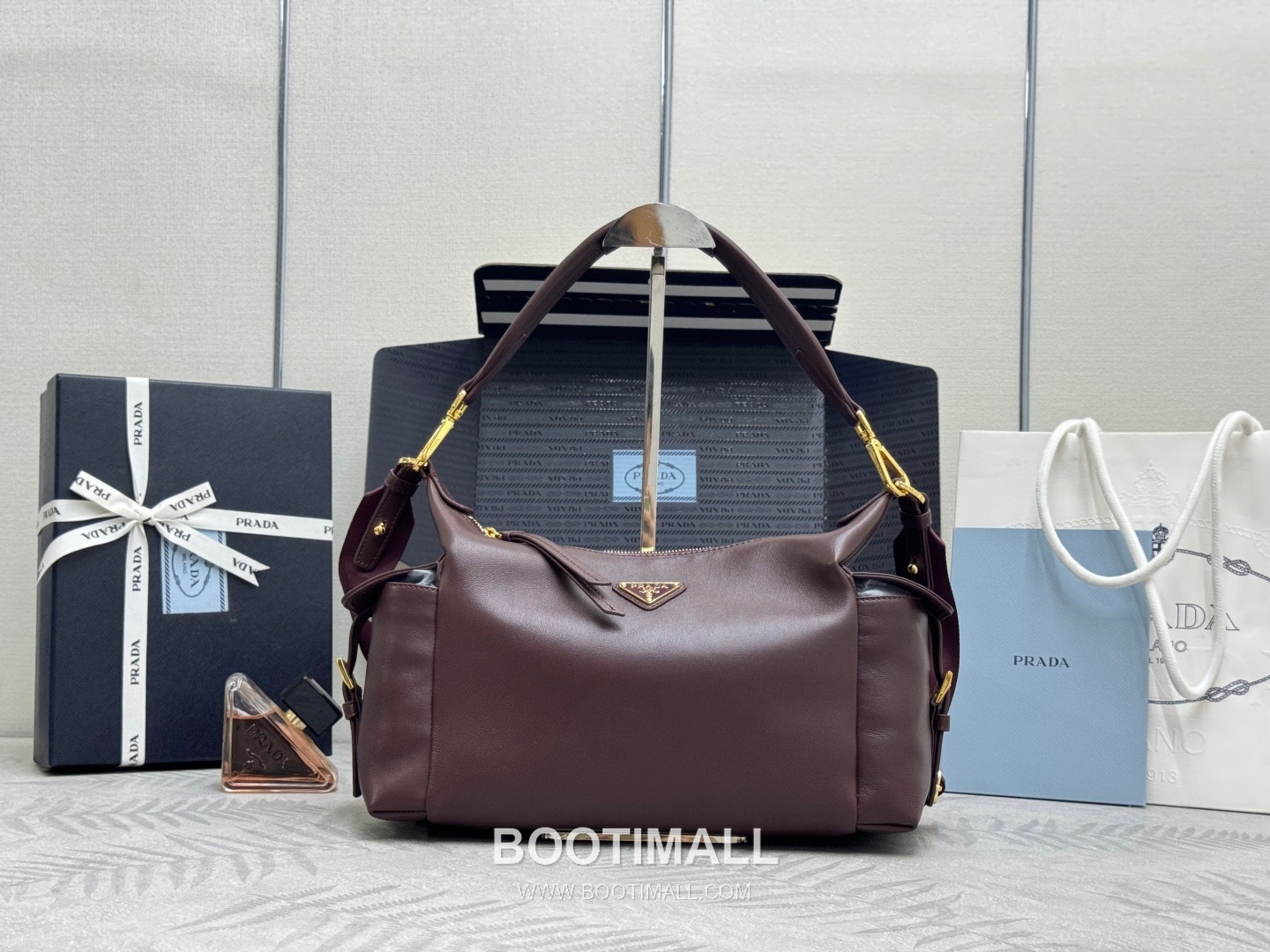 Prada Re-Nylon Suede Calfskin Backpack with Multi Pocket Strap Detail 프라다 리나일론 스웨이드 카프스킨 멀티포켓 스트랩 1BC264 32cm 1