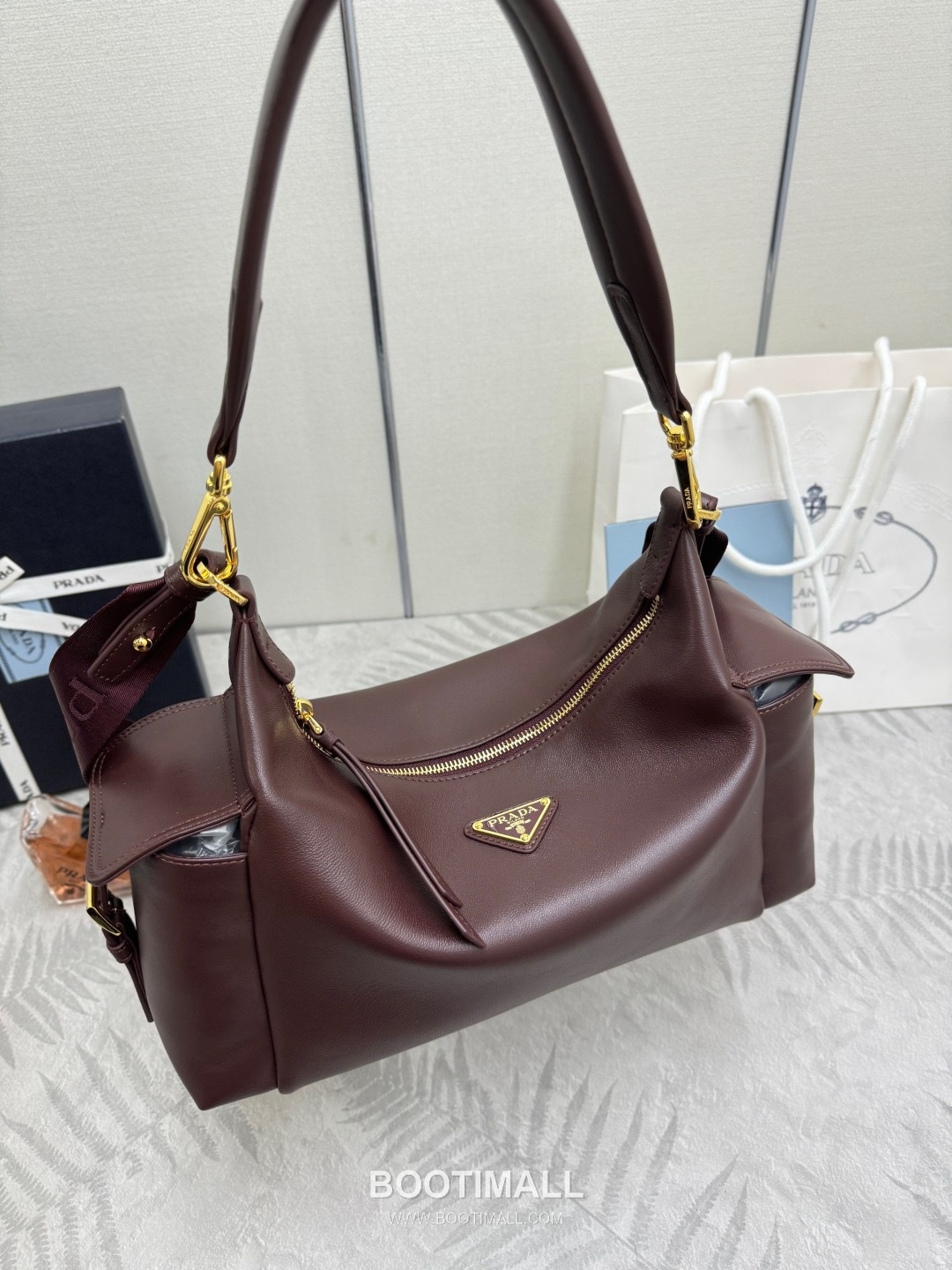 Prada Re-Nylon Suede Calfskin Backpack with Multi Pocket Strap Detail 프라다 리나일론 스웨이드 카프스킨 멀티포켓 스트랩 1BC264 32cm 3