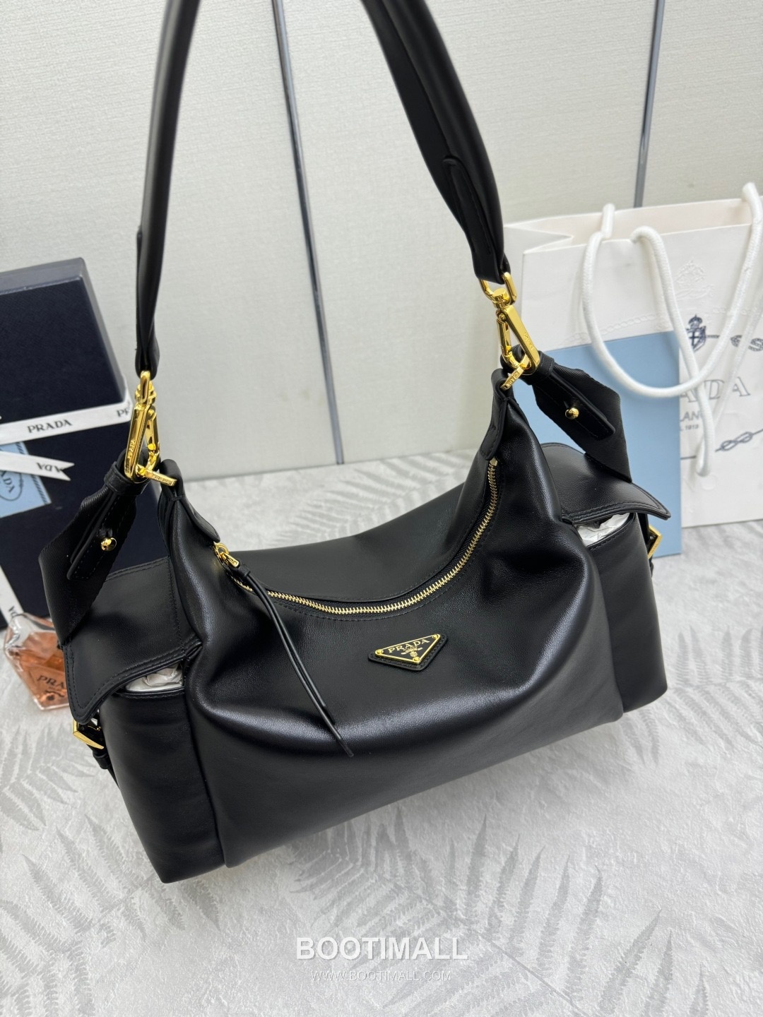 Prada Re-Nylon Suede Calfskin Backpack with Multi Pocket Strap Detail 프라다 리나일론 스웨이드 카프스킨 멀티포켓 스트랩 1BC264 32cm 3