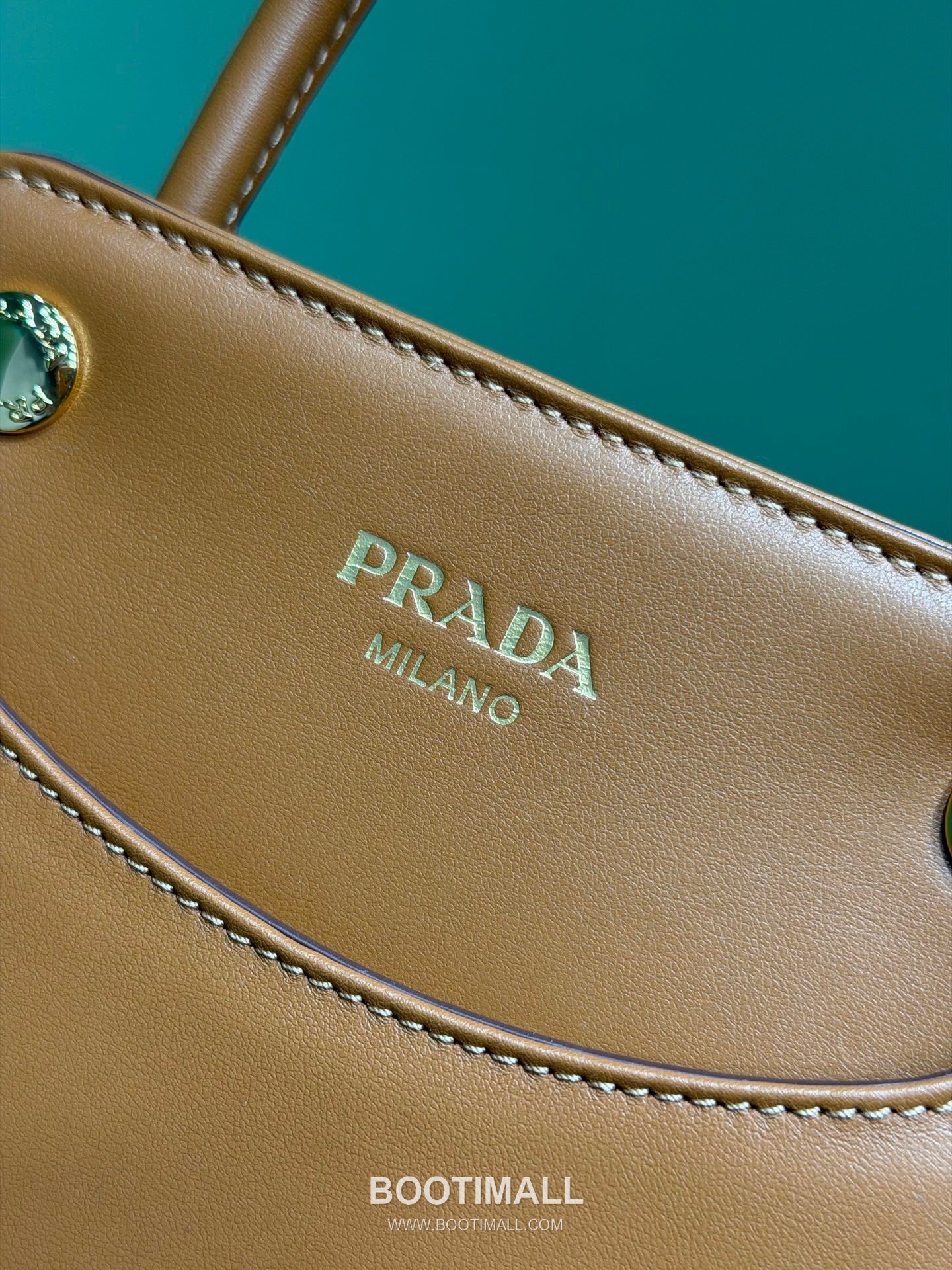 Prada Carry Calfskin Tote Bag with Strap Magnetic Closure Detail 프라다 캐리 카프스킨 토트백 스트랩 마그네틱클로저 1BA496 19cm 5