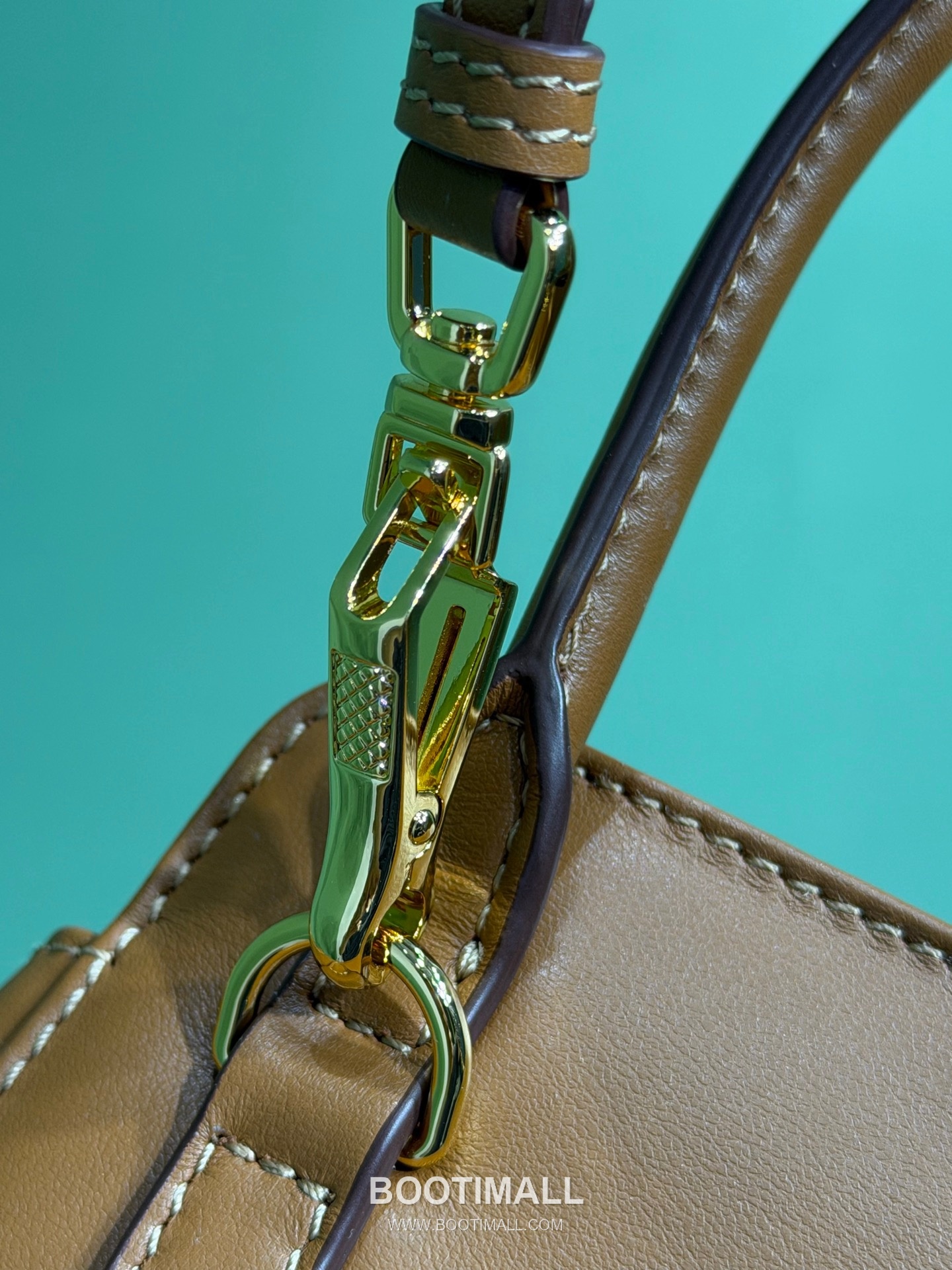 Prada Carry Calfskin Tote Bag with Strap Magnetic Closure Detail 프라다 캐리 카프스킨 토트백 스트랩 마그네틱클로저 1BA496 19cm 7