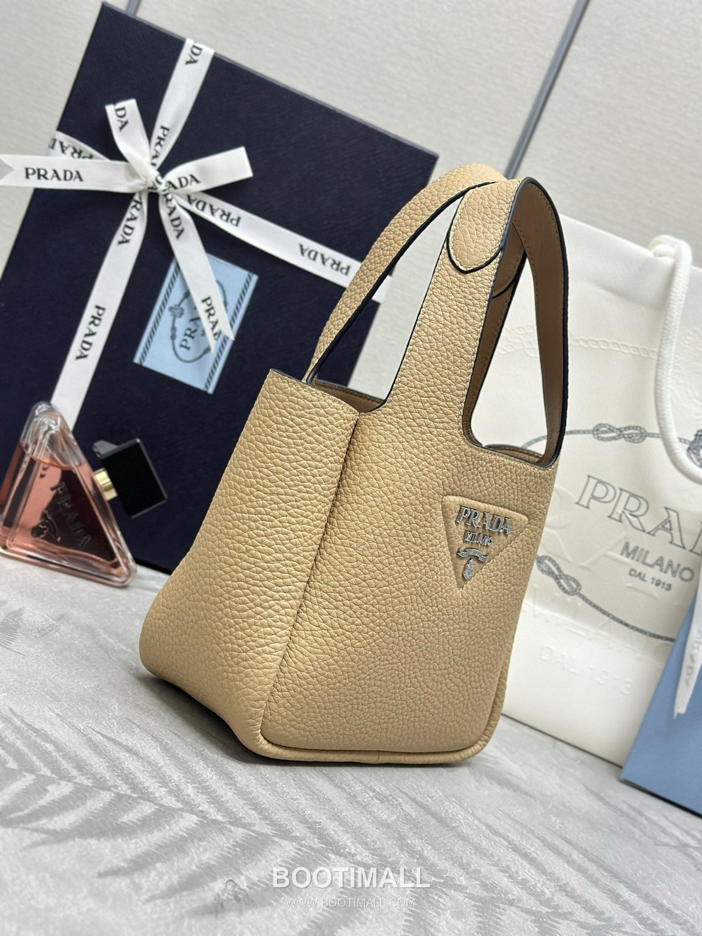 Prada Mini Deer Grain Calfskin Bucket Bag with Gold Hardware Detail 프라다 미니 디어그레인 카프스킨 버킷백 금속디테일 1BA349 18cm 3