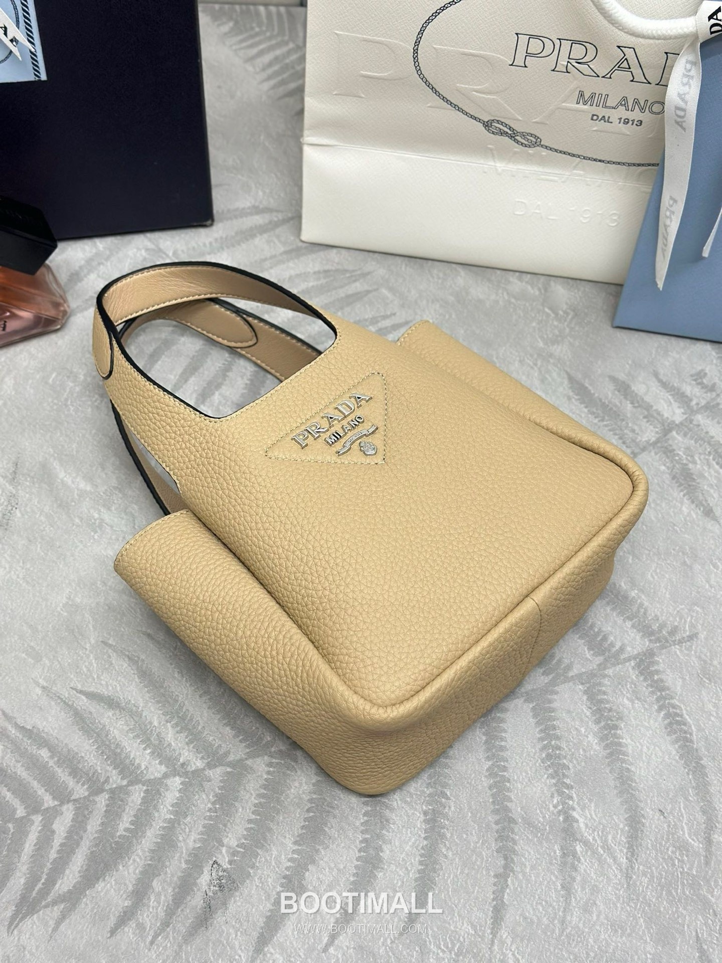 Prada Mini Deer Grain Calfskin Bucket Bag with Gold Hardware Detail 프라다 미니 디어그레인 카프스킨 버킷백 금속디테일 1BA349 18cm 4