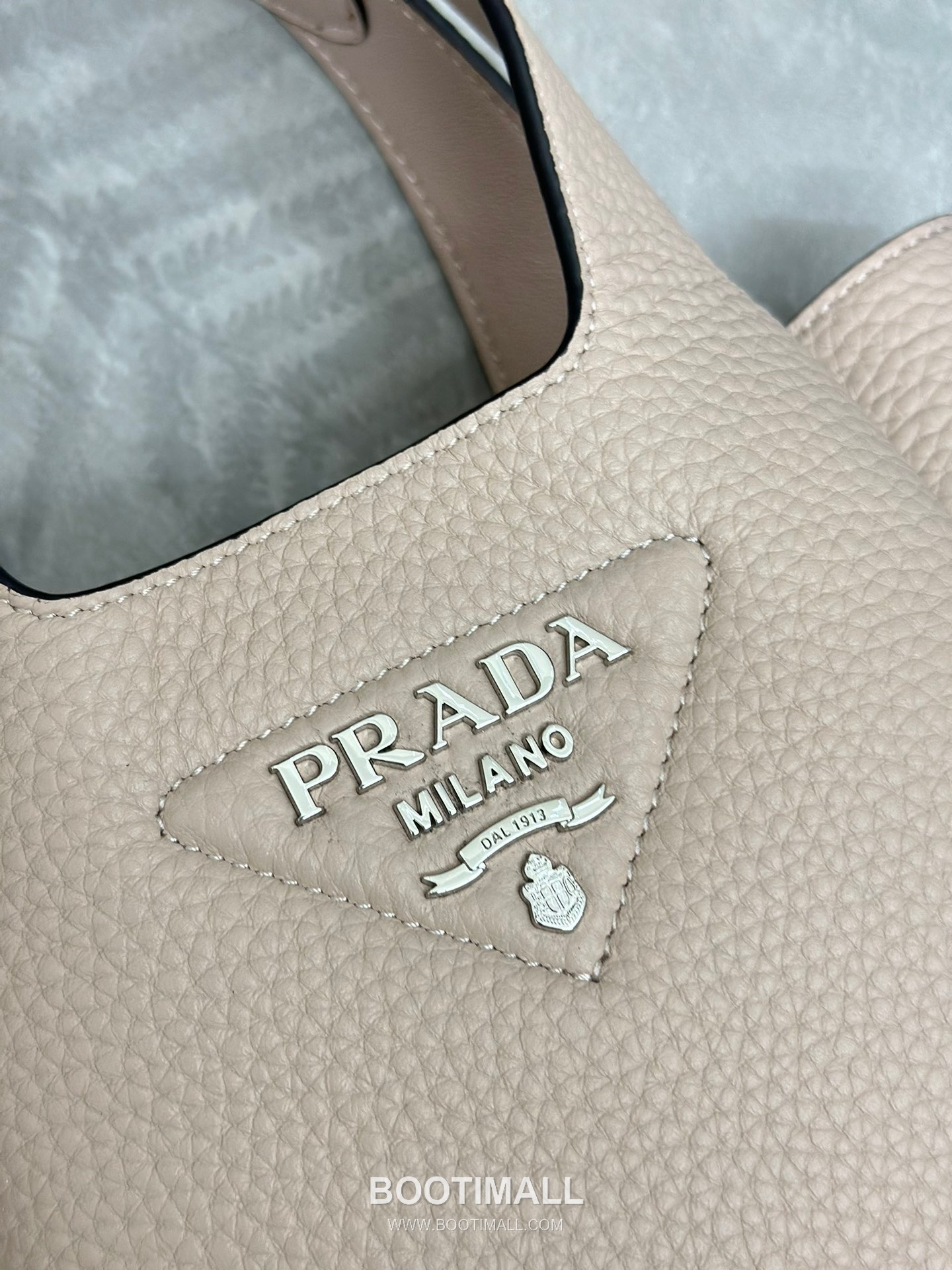 Prada Mini Deer Grain Calfskin Bucket Bag with Gold Hardware Detail 프라다 미니 디어그레인 카프스킨 버킷백 금속디테일 1BA349 18cm 6