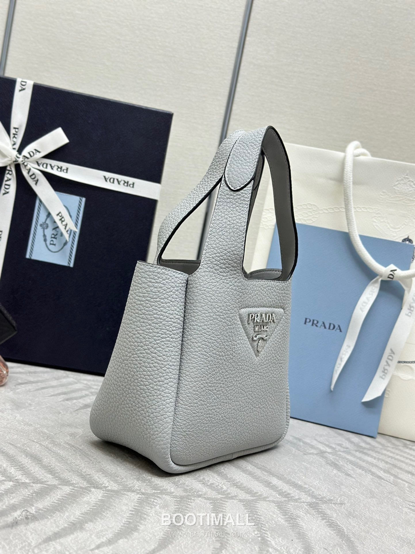 Prada Mini Deer Grain Calfskin Bucket Bag with Gold Hardware Detail 프라다 미니 디어그레인 카프스킨 버킷백 금속디테일 1BA349 18cm 3