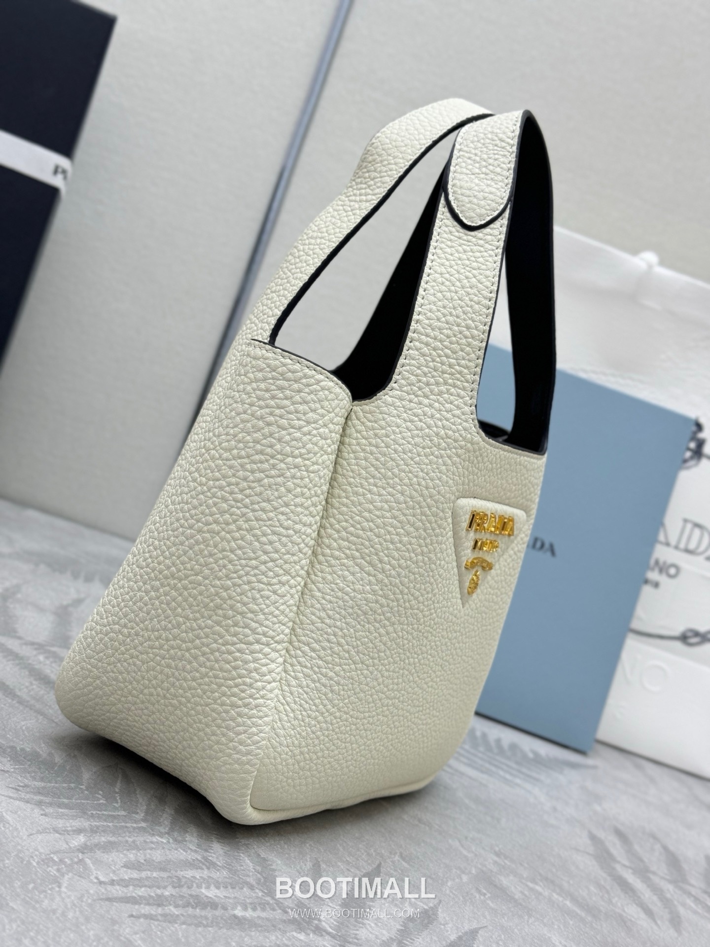 Prada Mini Deer Grain Calfskin Bucket Bag with Gold Hardware Detail 프라다 미니 디어그레인 카프스킨 버킷백 금속디테일 1BA349 18cm 3