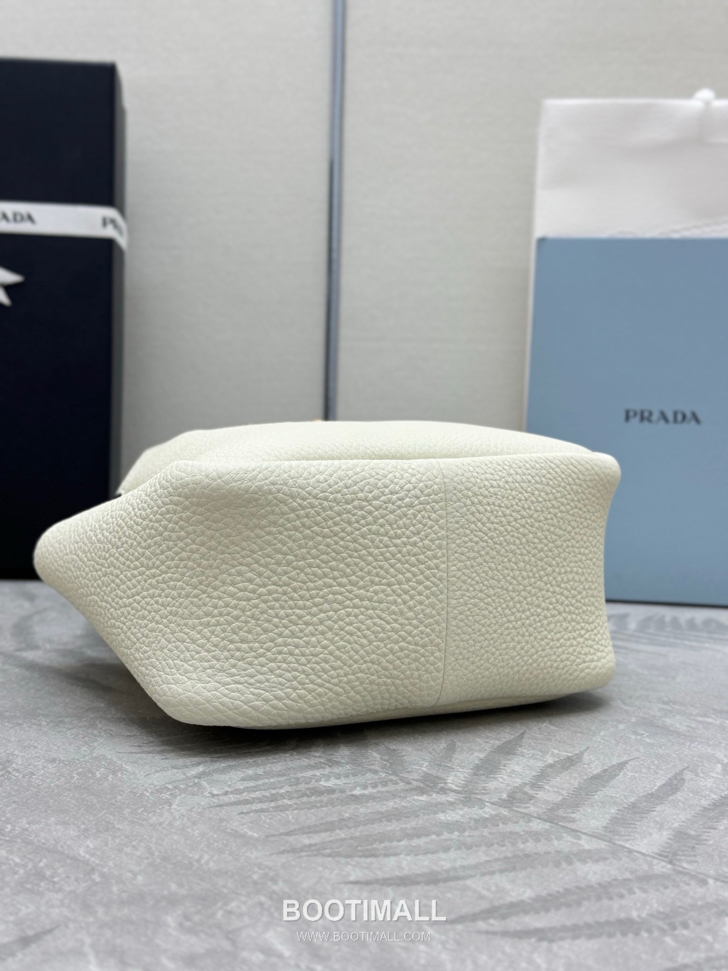 Prada Mini Deer Grain Calfskin Bucket Bag with Gold Hardware Detail 프라다 미니 디어그레인 카프스킨 버킷백 금속디테일 1BA349 18cm 4