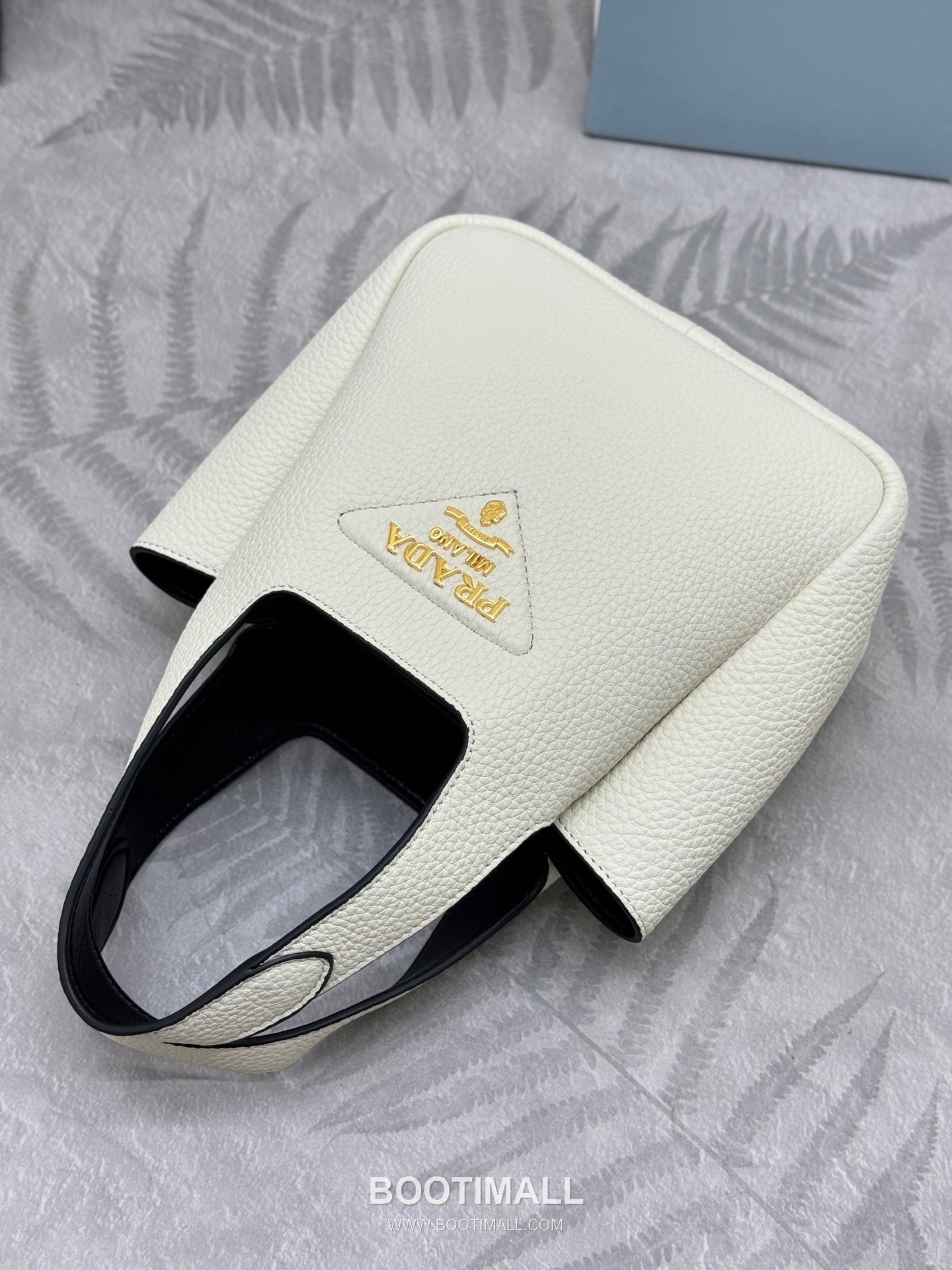 Prada Mini Deer Grain Calfskin Bucket Bag with Gold Hardware Detail 프라다 미니 디어그레인 카프스킨 버킷백 금속디테일 1BA349 18cm 5