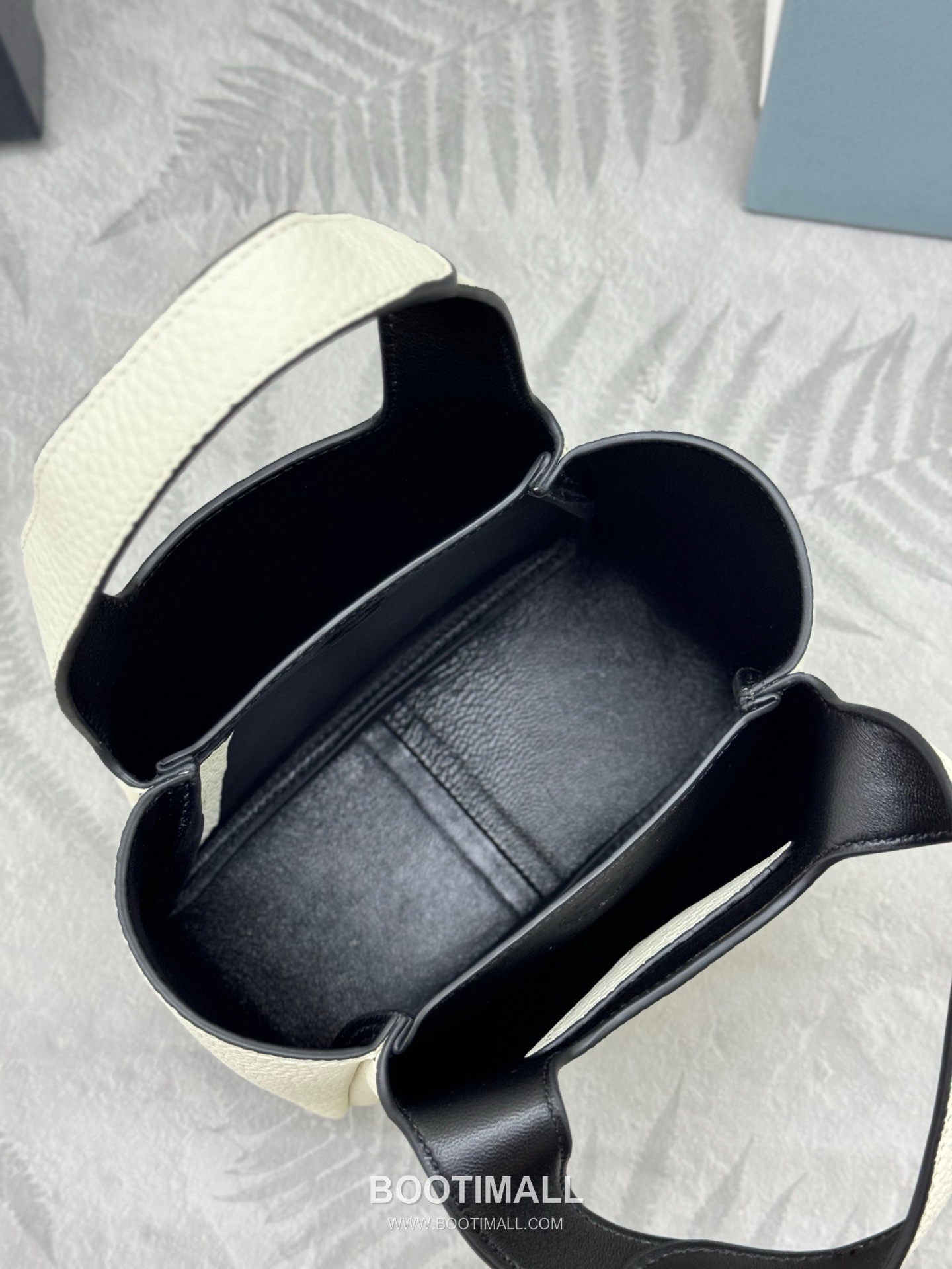 Prada Mini Deer Grain Calfskin Bucket Bag with Gold Hardware Detail 프라다 미니 디어그레인 카프스킨 버킷백 금속디테일 1BA349 18cm 8