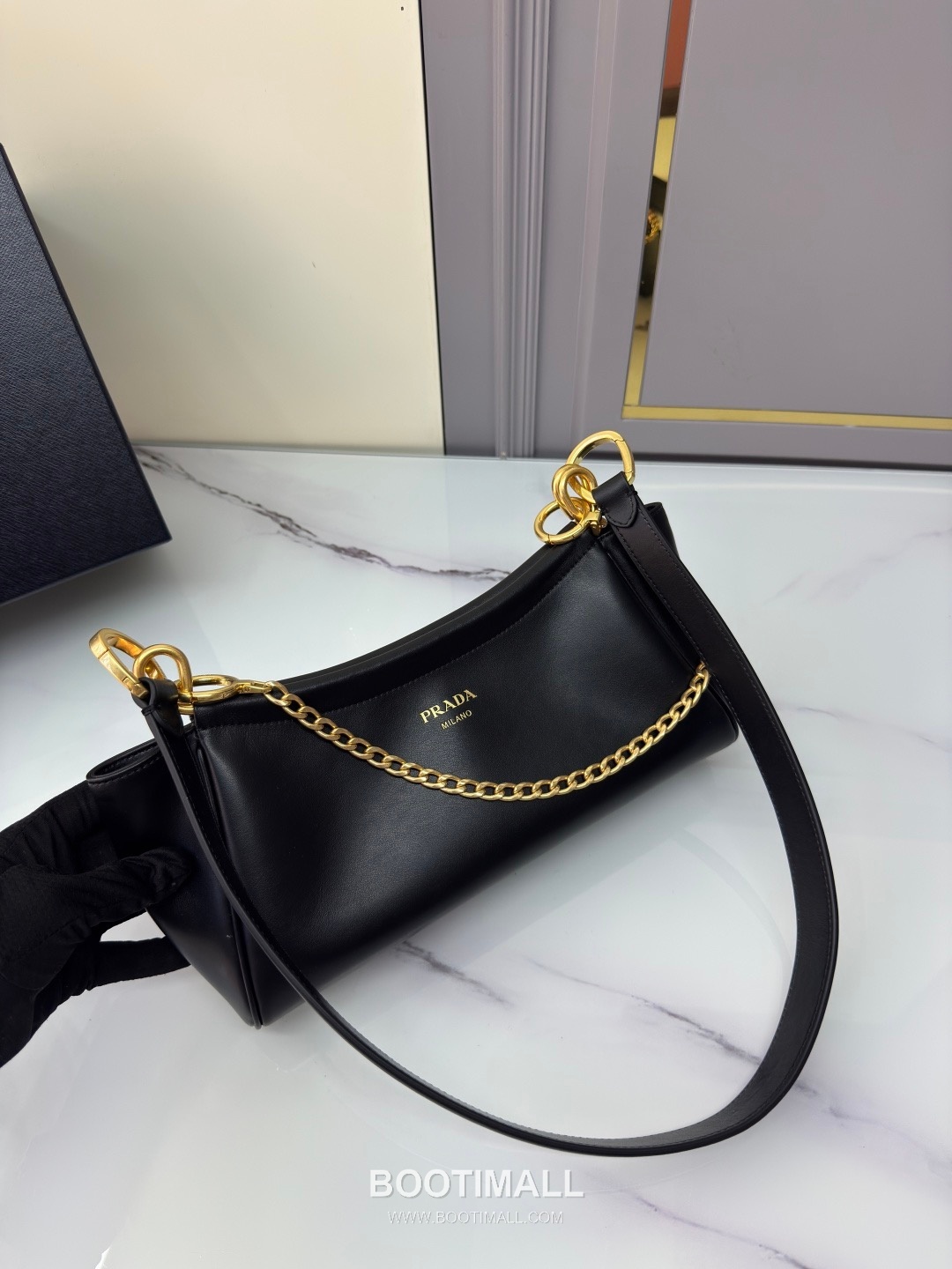 Prada Calfskin Chain Strap Shoulder Bag with Logo Zip Pocket Detail 프라다 카프스킨 체인스트랩 숄더백 로고지퍼포켓 1BC261 28cm 4