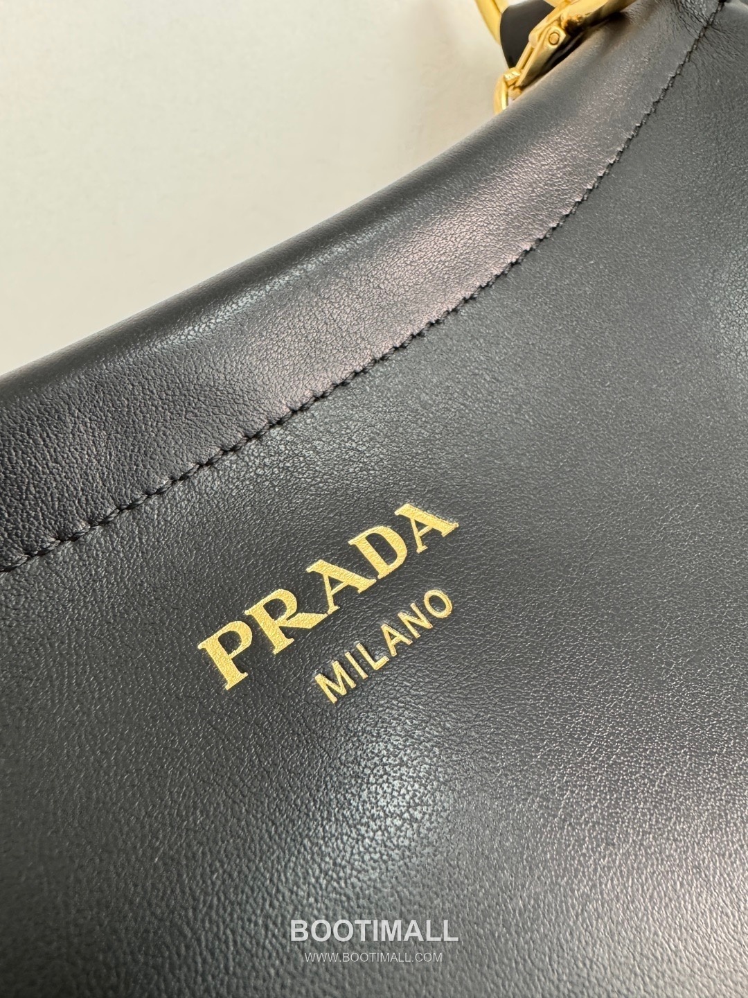 Prada Calfskin Chain Strap Shoulder Bag with Logo Zip Pocket Detail 프라다 카프스킨 체인스트랩 숄더백 로고지퍼포켓 1BC261 28cm 5