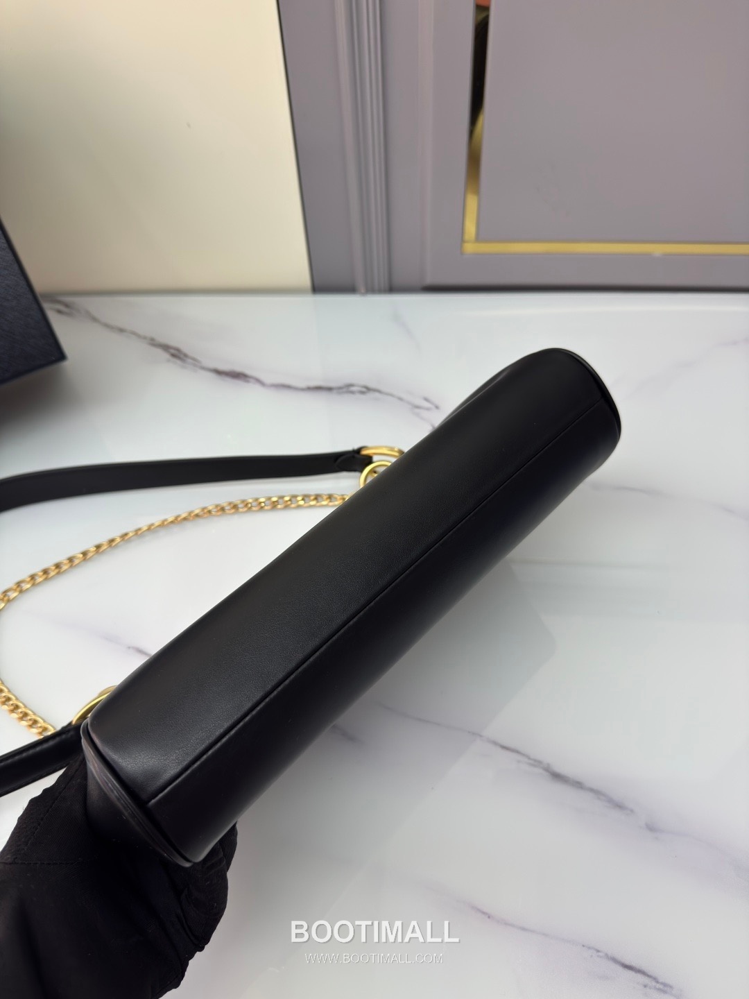 Prada Calfskin Chain Strap Shoulder Bag with Logo Zip Pocket Detail 프라다 카프스킨 체인스트랩 숄더백 로고지퍼포켓 1BC261 28cm 7