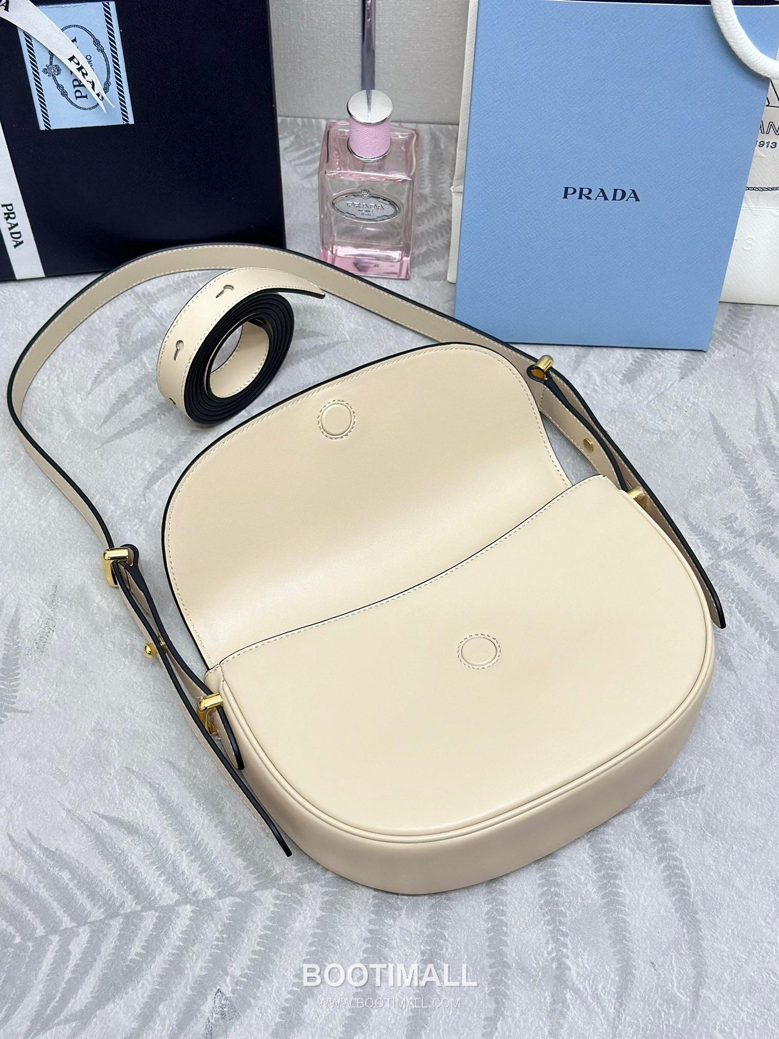 Prada Moon Calfskin Hobo Shoulder Bag with Dual Strap Detail 프라다 문 카프스킨 호보 숄더백 듀얼스트랩 1BD365 22cm 5