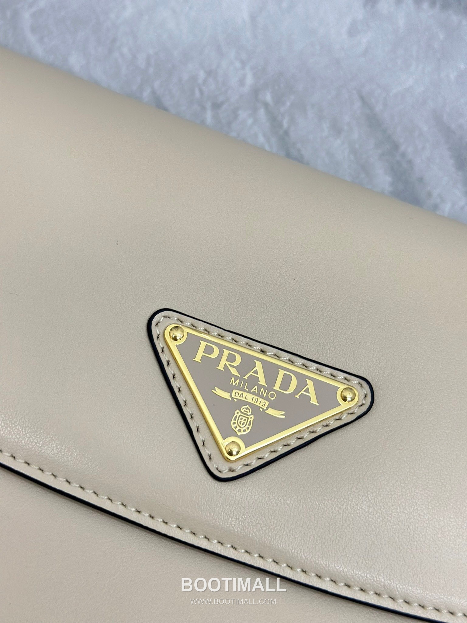 Prada Moon Calfskin Hobo Shoulder Bag with Dual Strap Detail 프라다 문 카프스킨 호보 숄더백 듀얼스트랩 1BD365 22cm 8