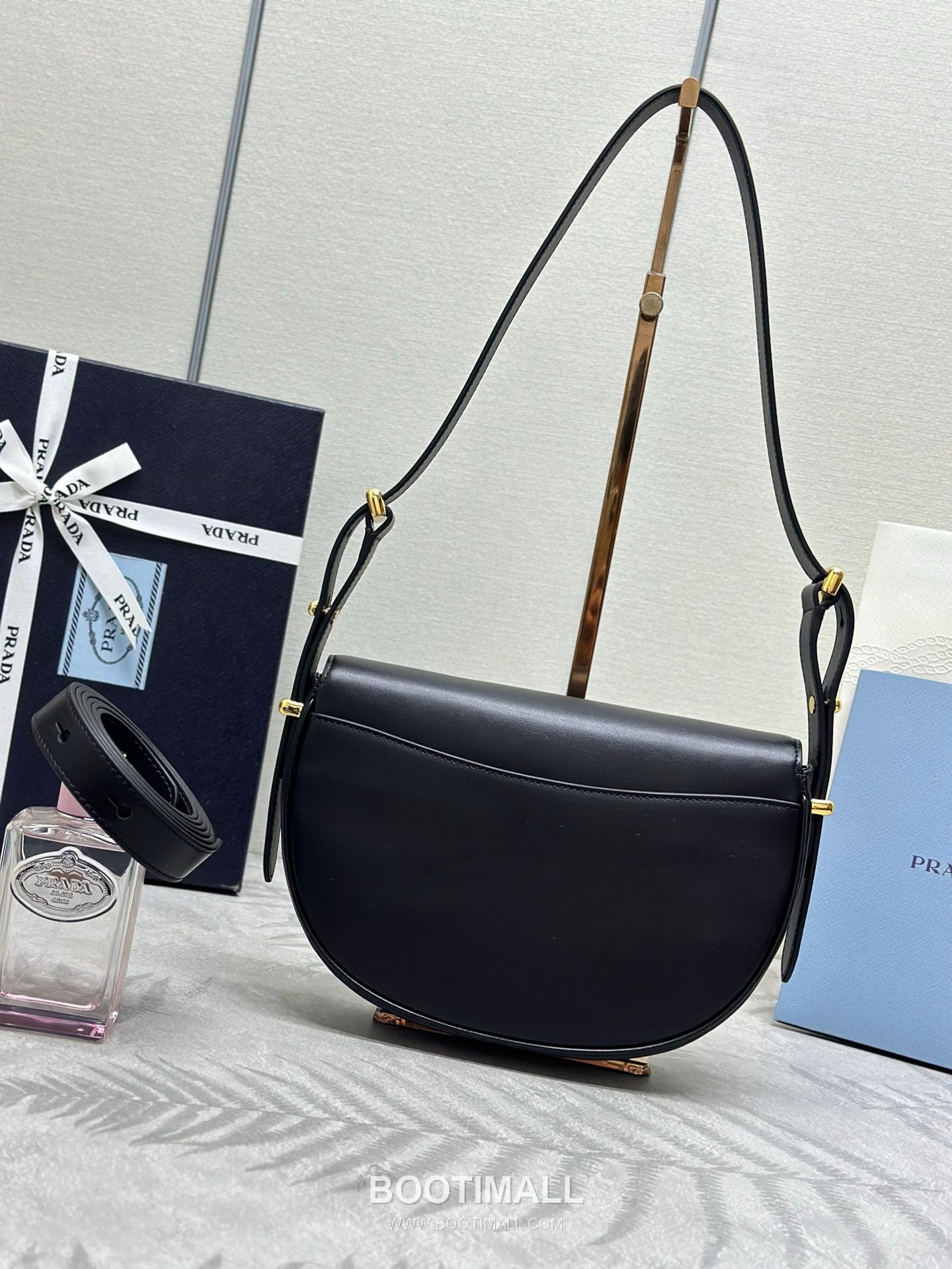 Prada Moon Calfskin Hobo Shoulder Bag with Dual Strap Detail 프라다 문 카프스킨 호보 숄더백 듀얼스트랩 1BD365 22cm 2