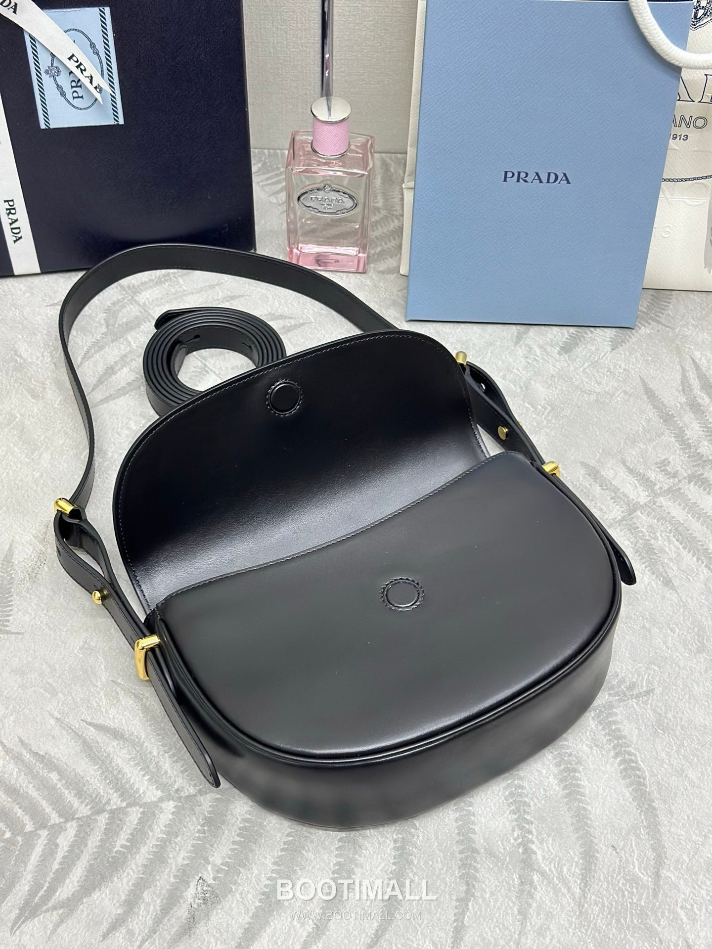 Prada Moon Calfskin Hobo Shoulder Bag with Dual Strap Detail 프라다 문 카프스킨 호보 숄더백 듀얼스트랩 1BD365 22cm 5