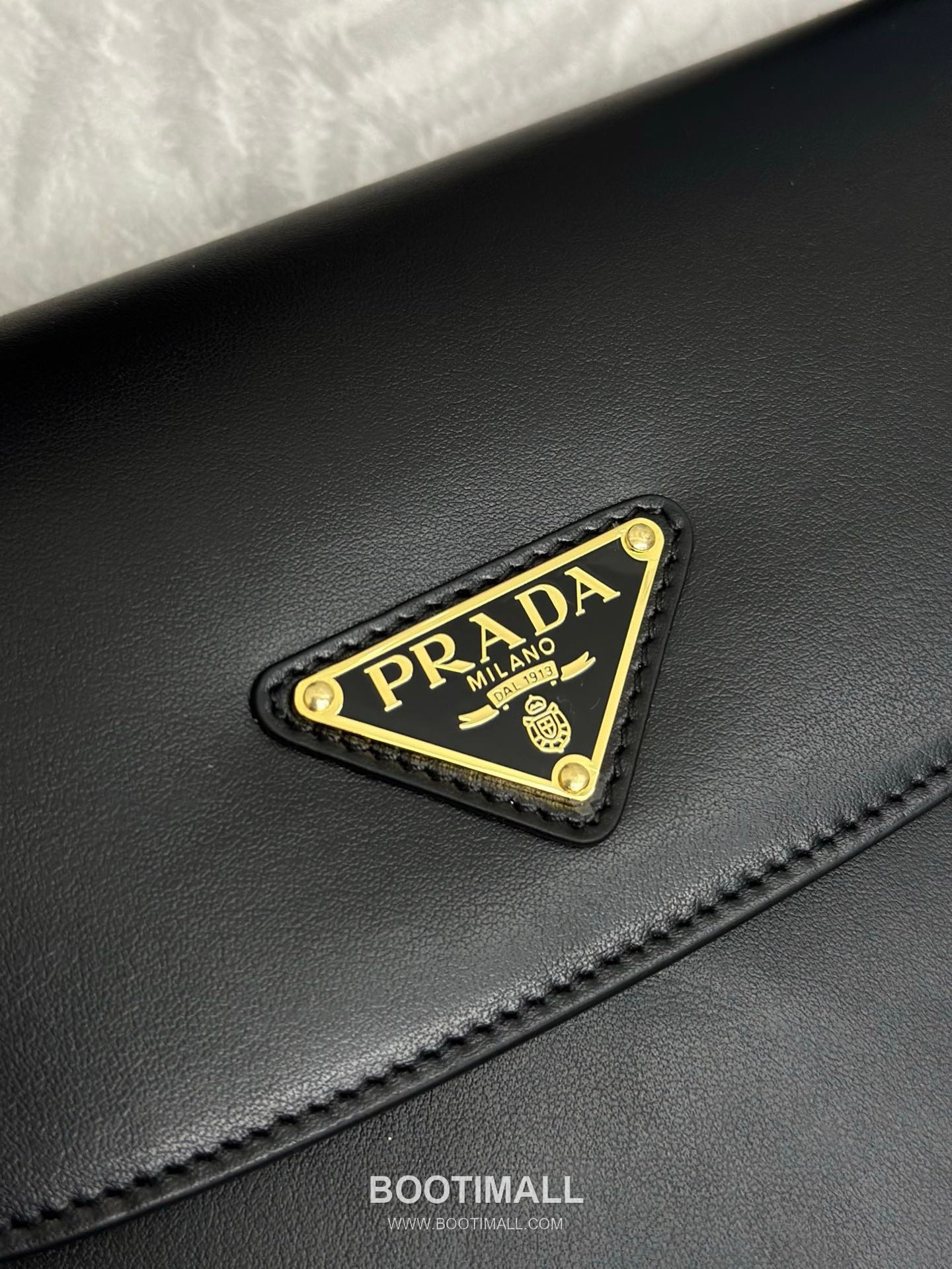 Prada Moon Calfskin Hobo Shoulder Bag with Dual Strap Detail 프라다 문 카프스킨 호보 숄더백 듀얼스트랩 1BD365 22cm 7