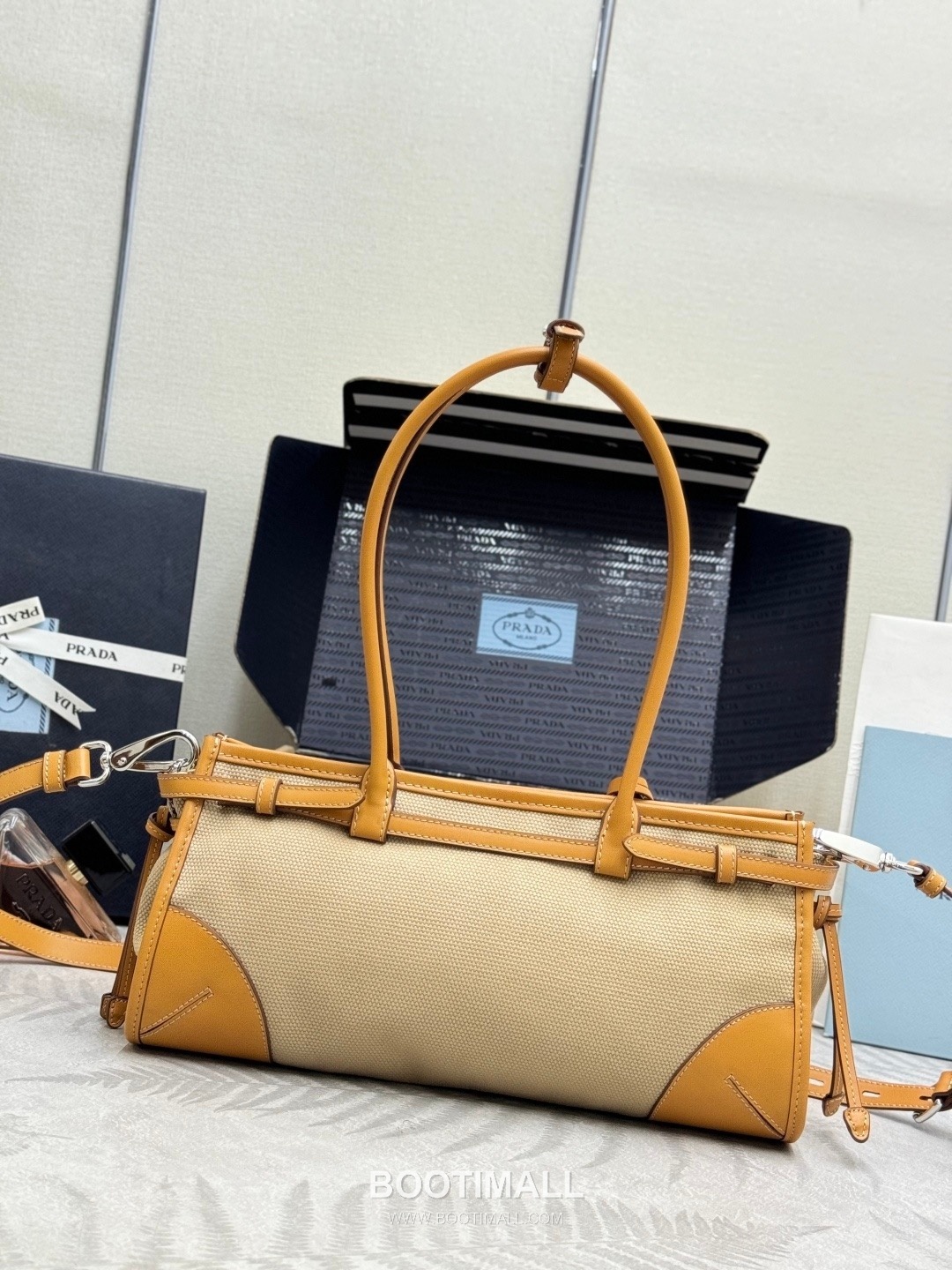 Prada Bonnie Linen Canvas Tote Bag with Pocket Strap Detail 프라다 보니 린넨 캔버스 토트백 포켓 스트랩 1BA426 32cm 2