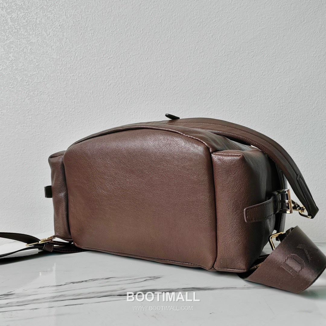 Prada Explore Lambskin Backpack with Flap Buckle Pocket Detail 프라다 익스플로어 램스킨 백팩 플랩버클 포켓 2VZ080 29cm 4