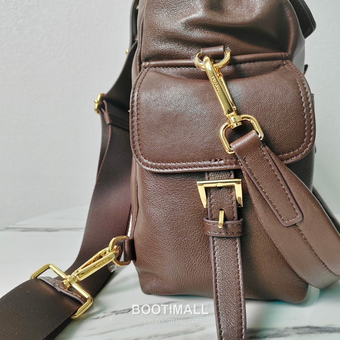 Prada Explore Lambskin Backpack with Flap Buckle Pocket Detail 프라다 익스플로어 램스킨 백팩 플랩버클 포켓 2VZ080 29cm 9