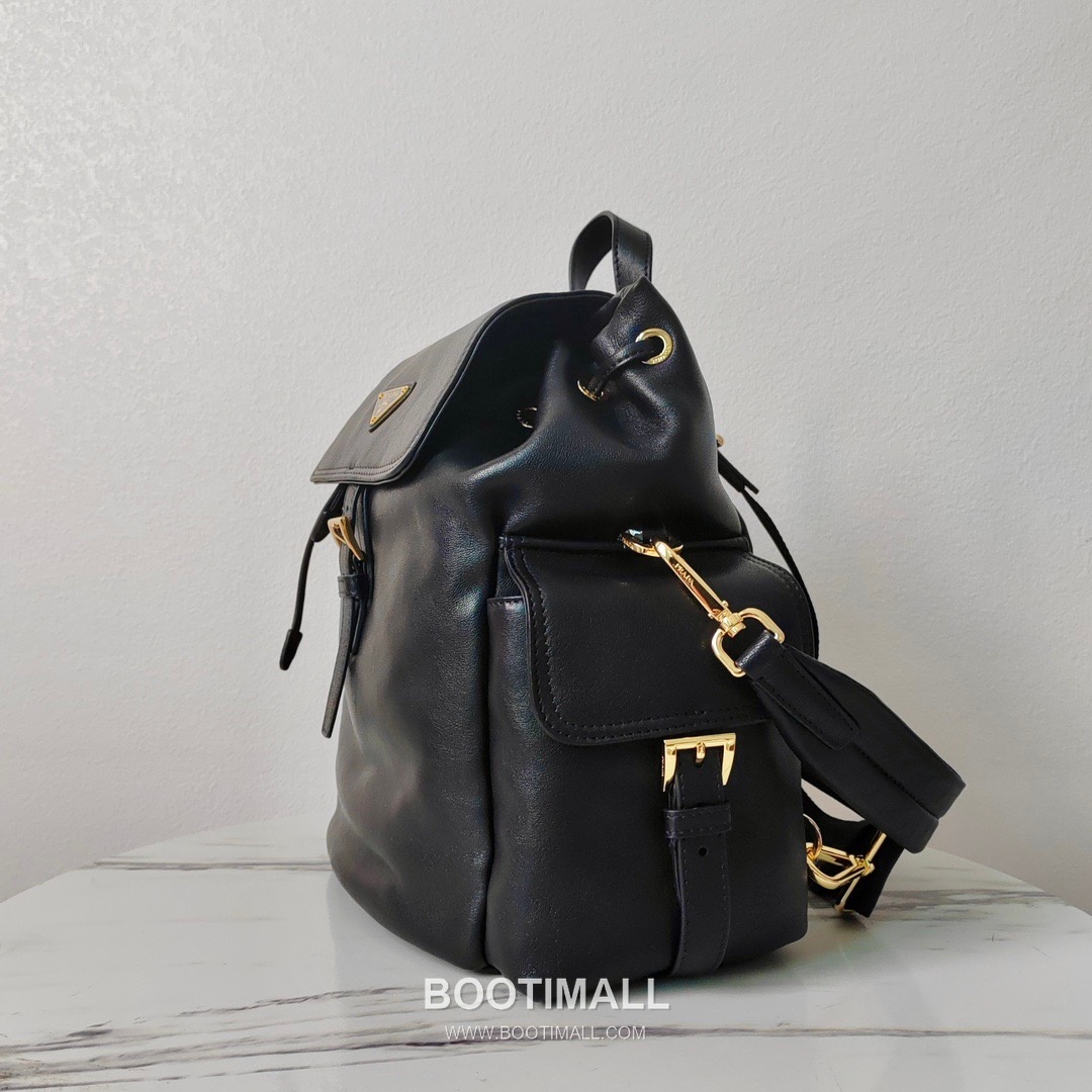 Prada Explore Lambskin Backpack with Flap Buckle Pocket Detail 프라다 익스플로어 램스킨 백팩 플랩버클 포켓 2VZ080 29cm 3