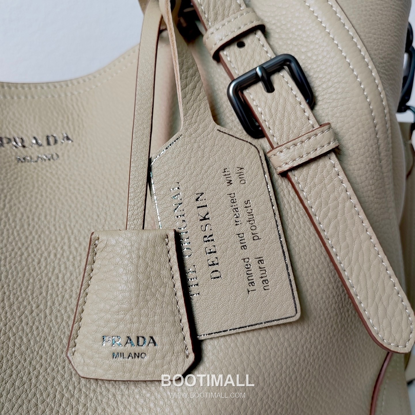 Prada Textured Calfskin Tote Bag with Embossed Logo Strap Detail 프라다 텍스처드 카프스킨 토트백 엠보싱로고 스트랩 1BG602 38cm 8