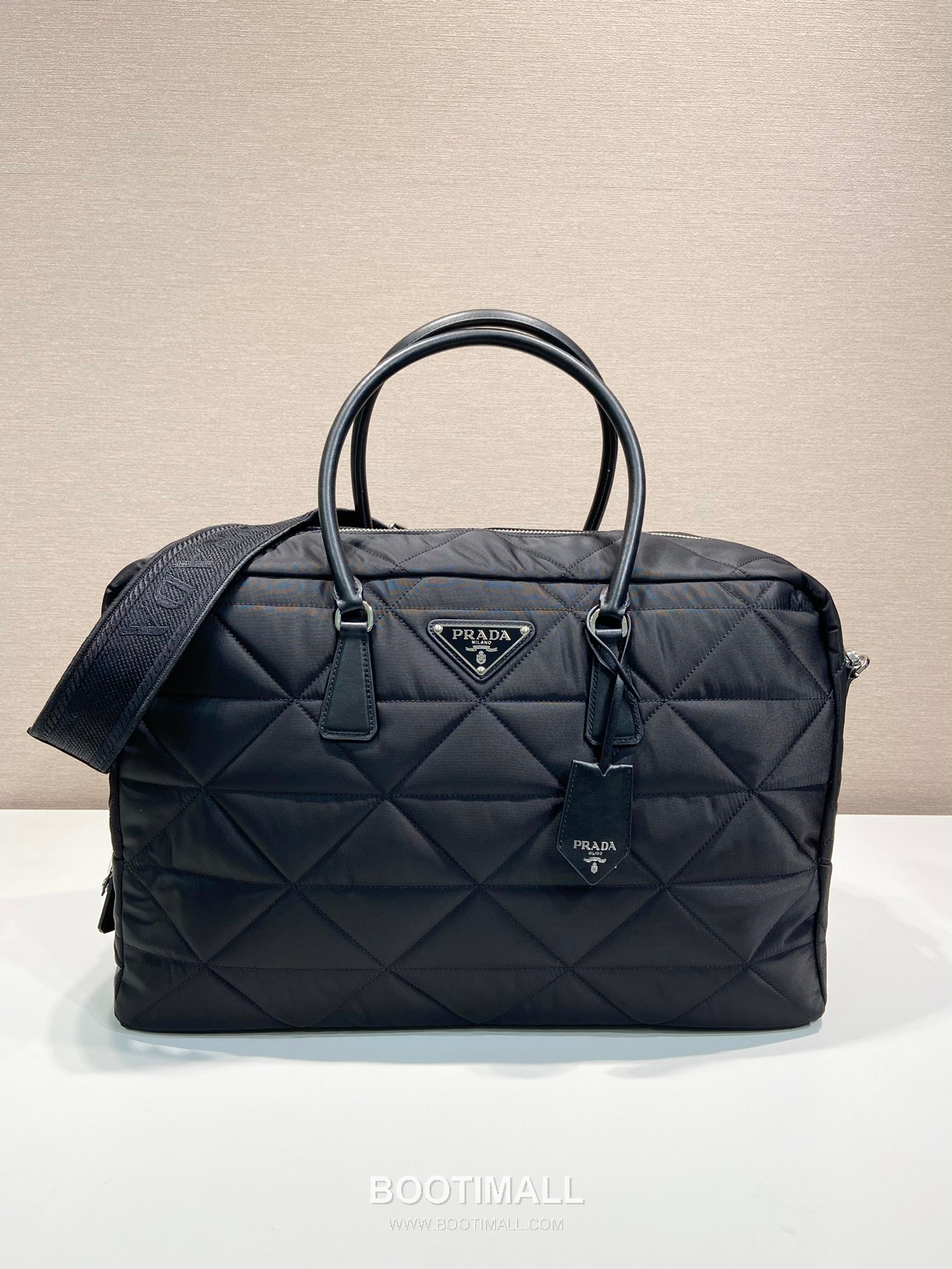 Prada Re-Nylon Travel Duffle Bag with Leather Handle Triangle Logo Detail 프라다 리나일론 레더 핸들 트라이앵글 로고 더플백 2VA009 45cm 2